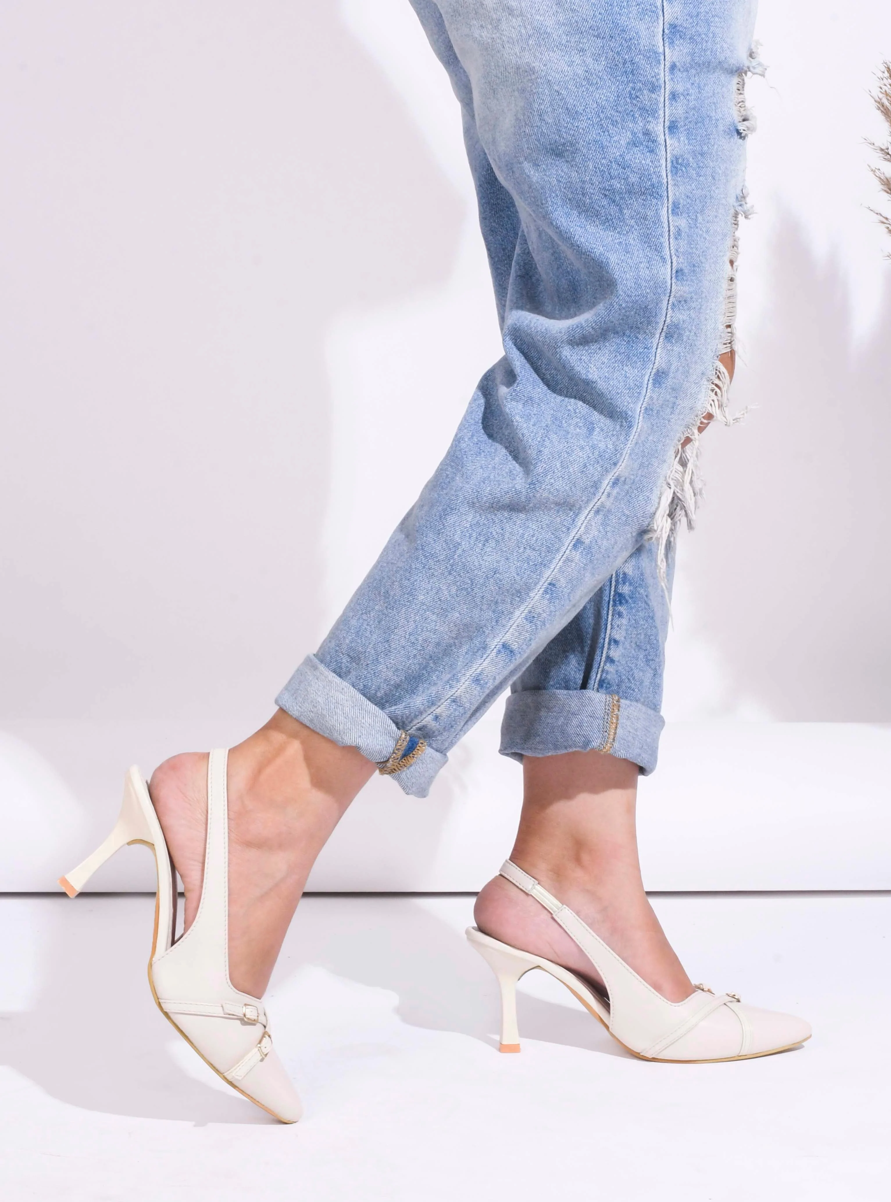 Belt buckle detail slingback stiletto pointed toe heel - Image 11