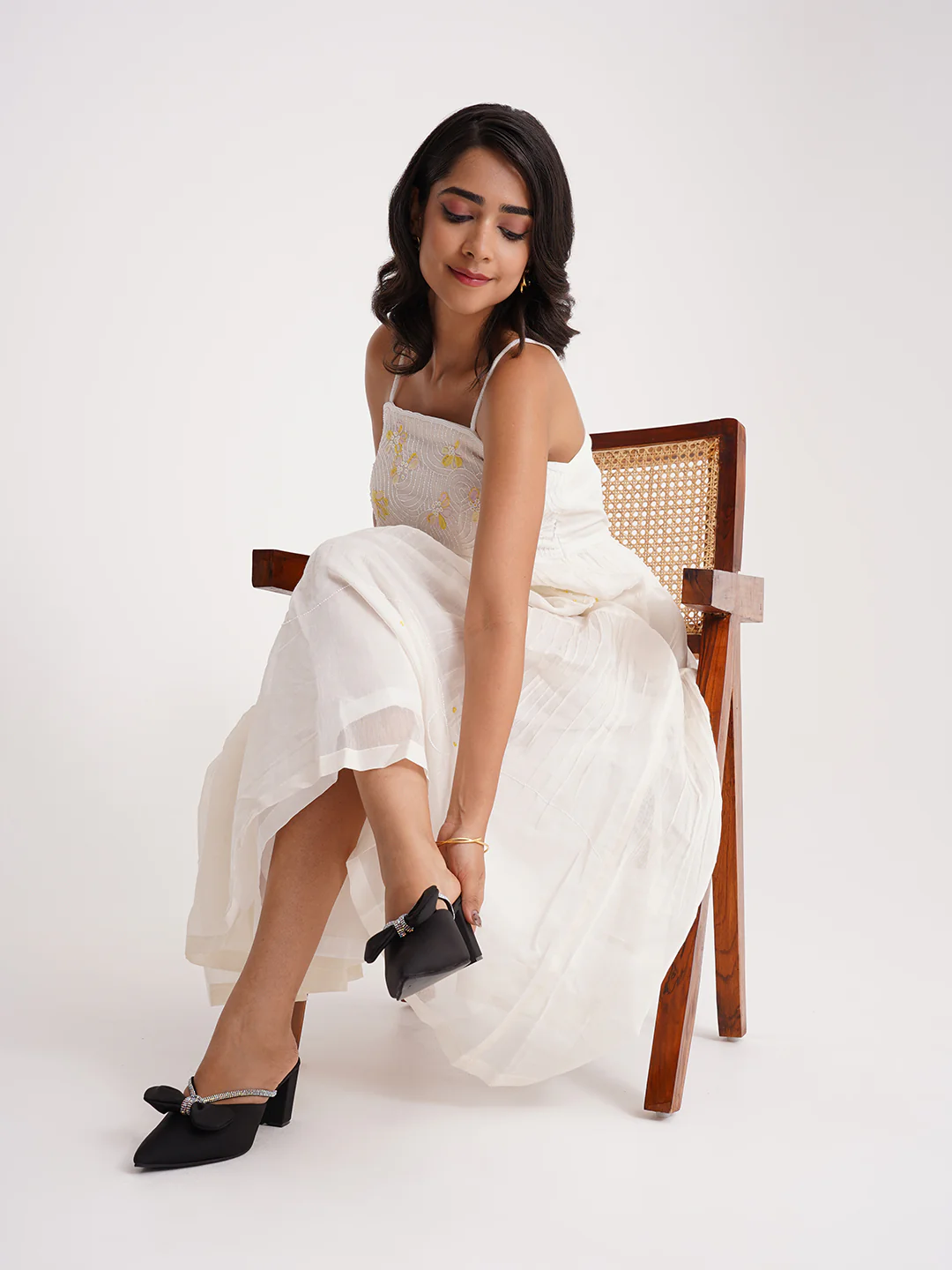 Block Heel Mules with Bow Embellishment - Image 7