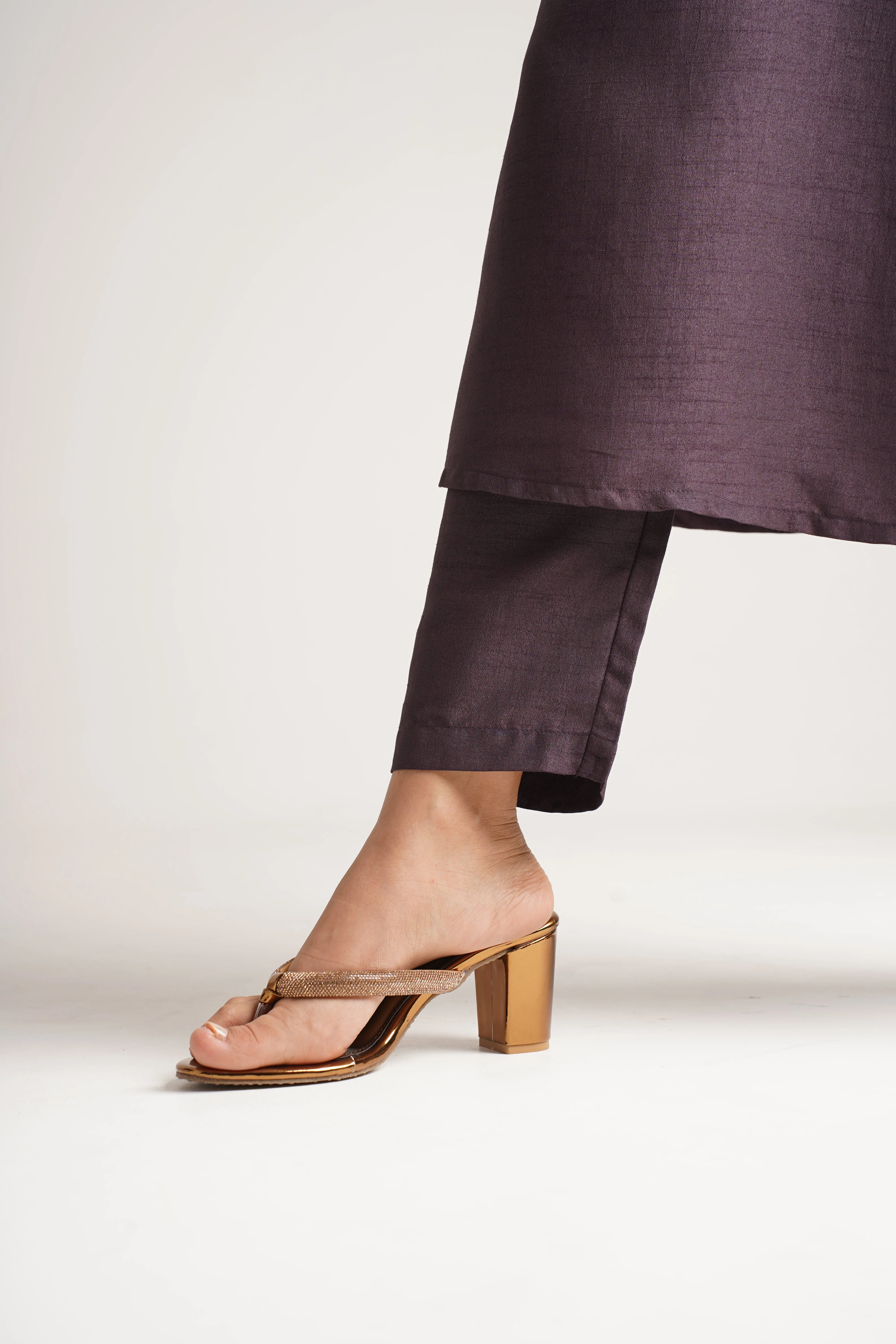 Jm Looks Embellished Thong Block Heel Sandals - Image 4
