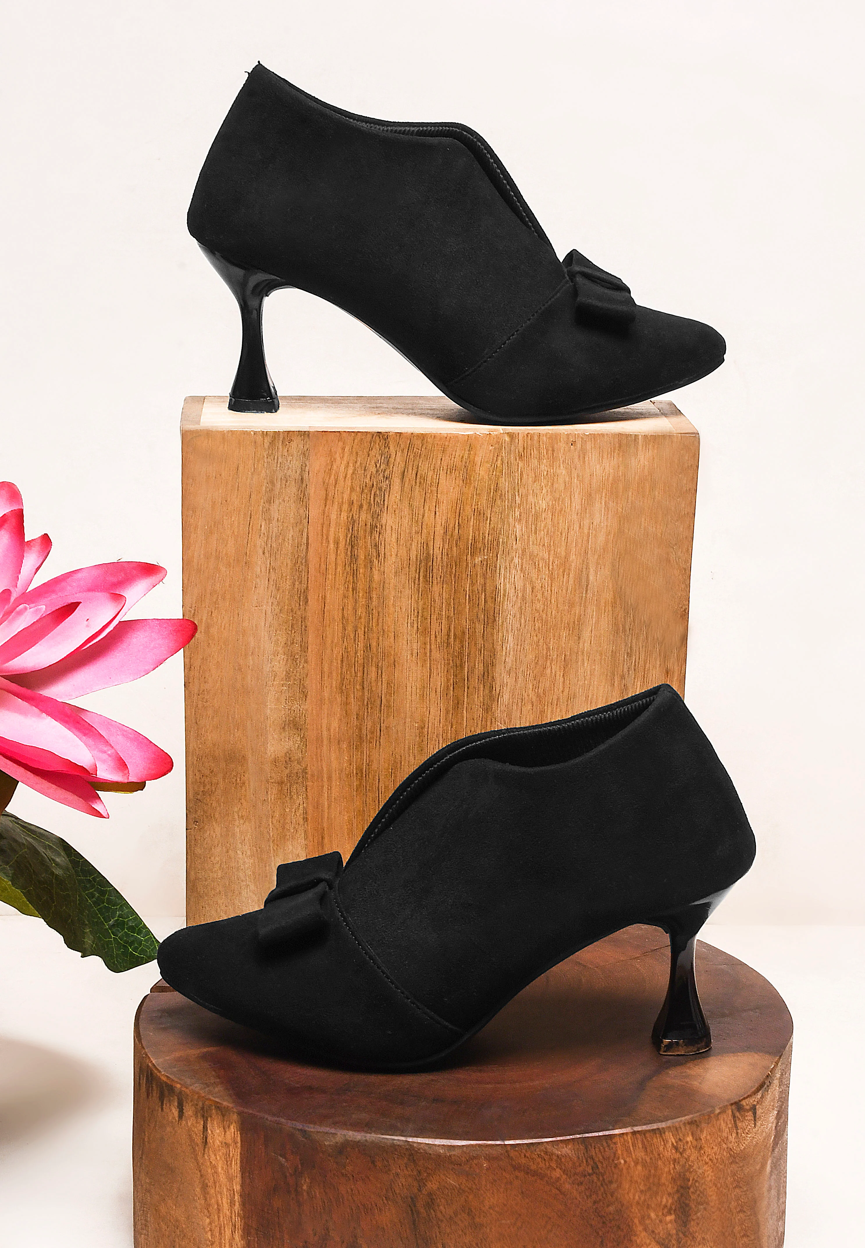 Jm Looks Women's Bow Detail V-Cut Heels - Image 8