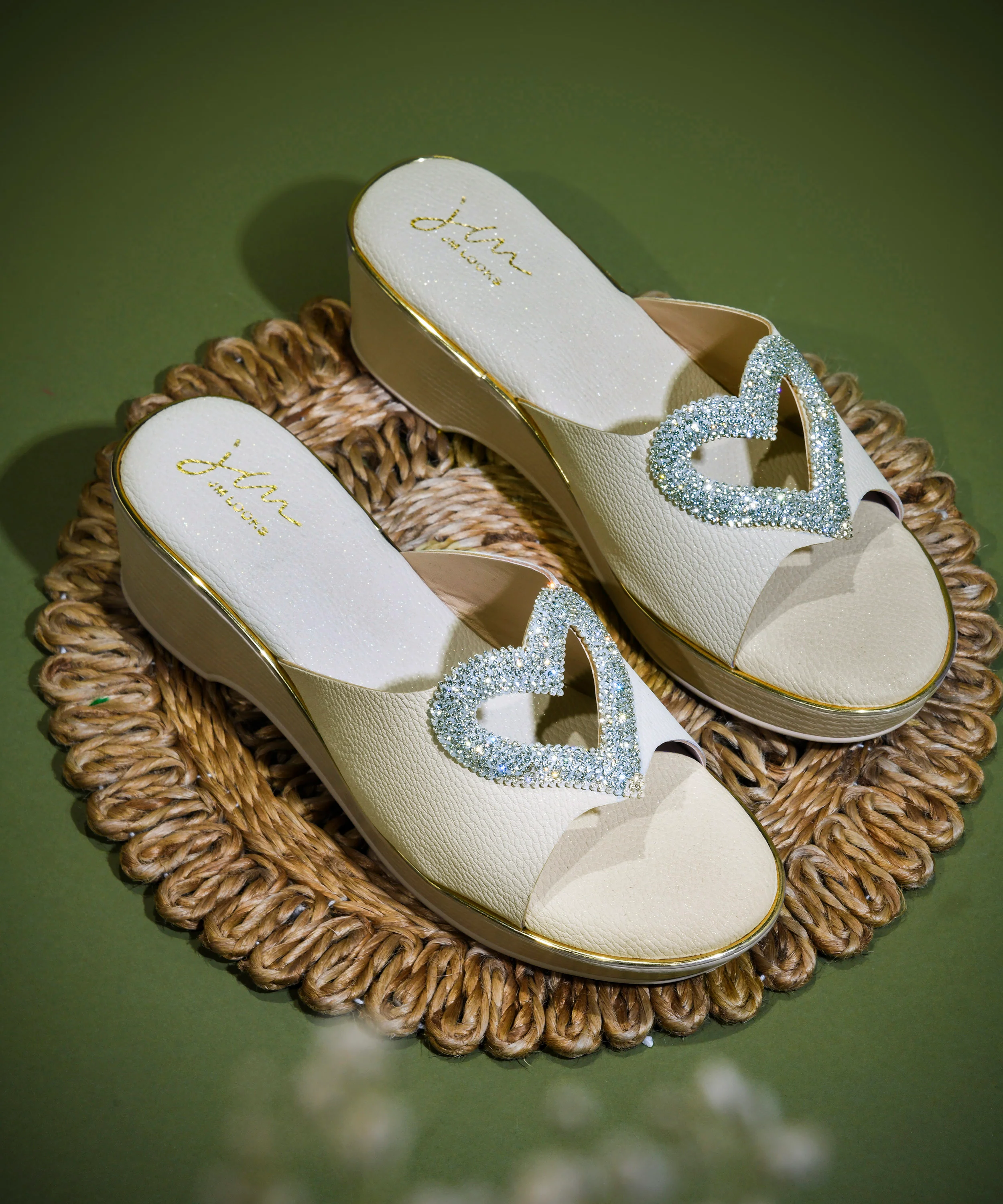 Casual Flat Sliders with Decorative Heart Strap - Image 7