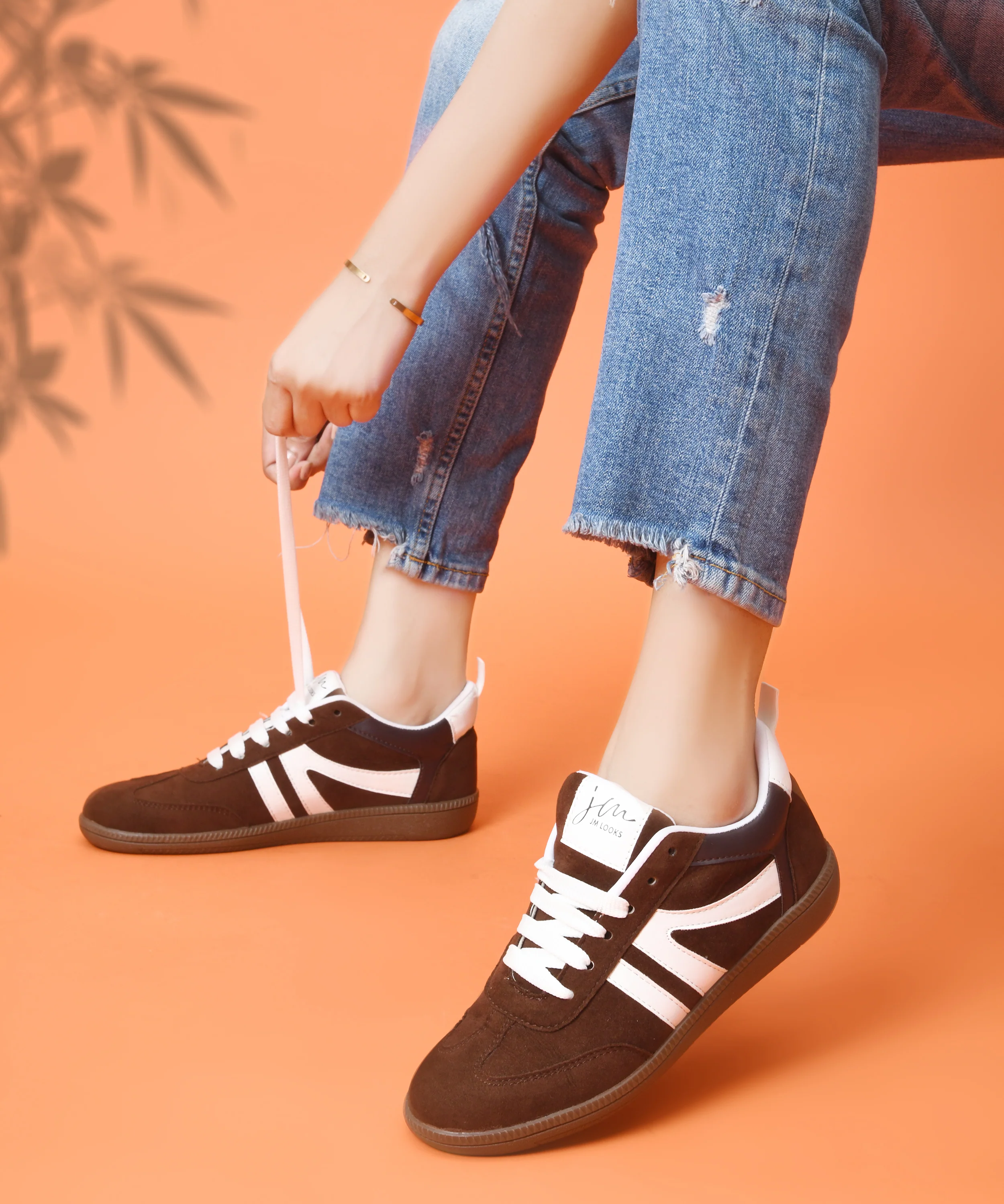 Casual Lace-Up Sneakers with Contrast Stripes