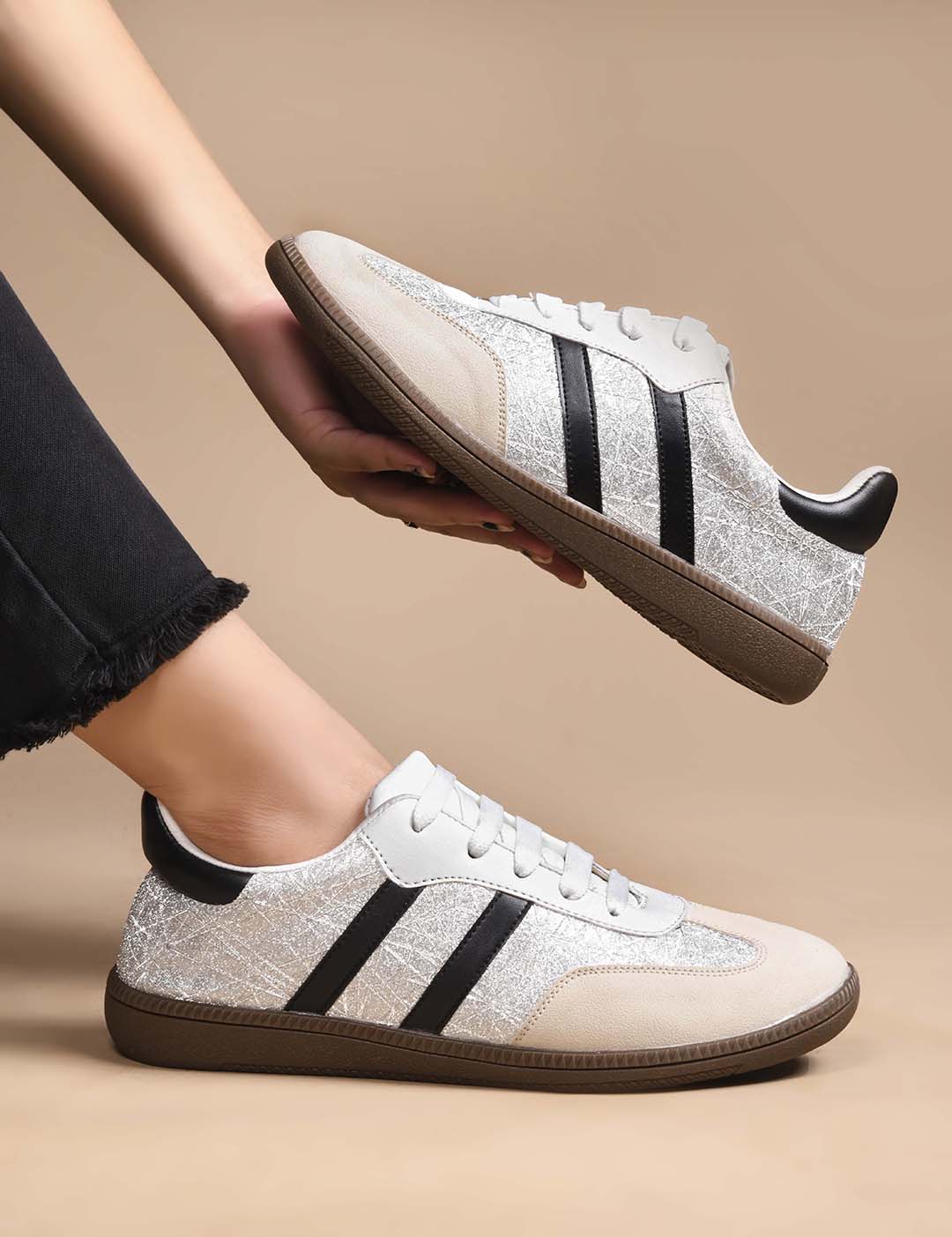 JM Looks Casual Lace-Up Sneakers with Contrasting Stripes - Image 7