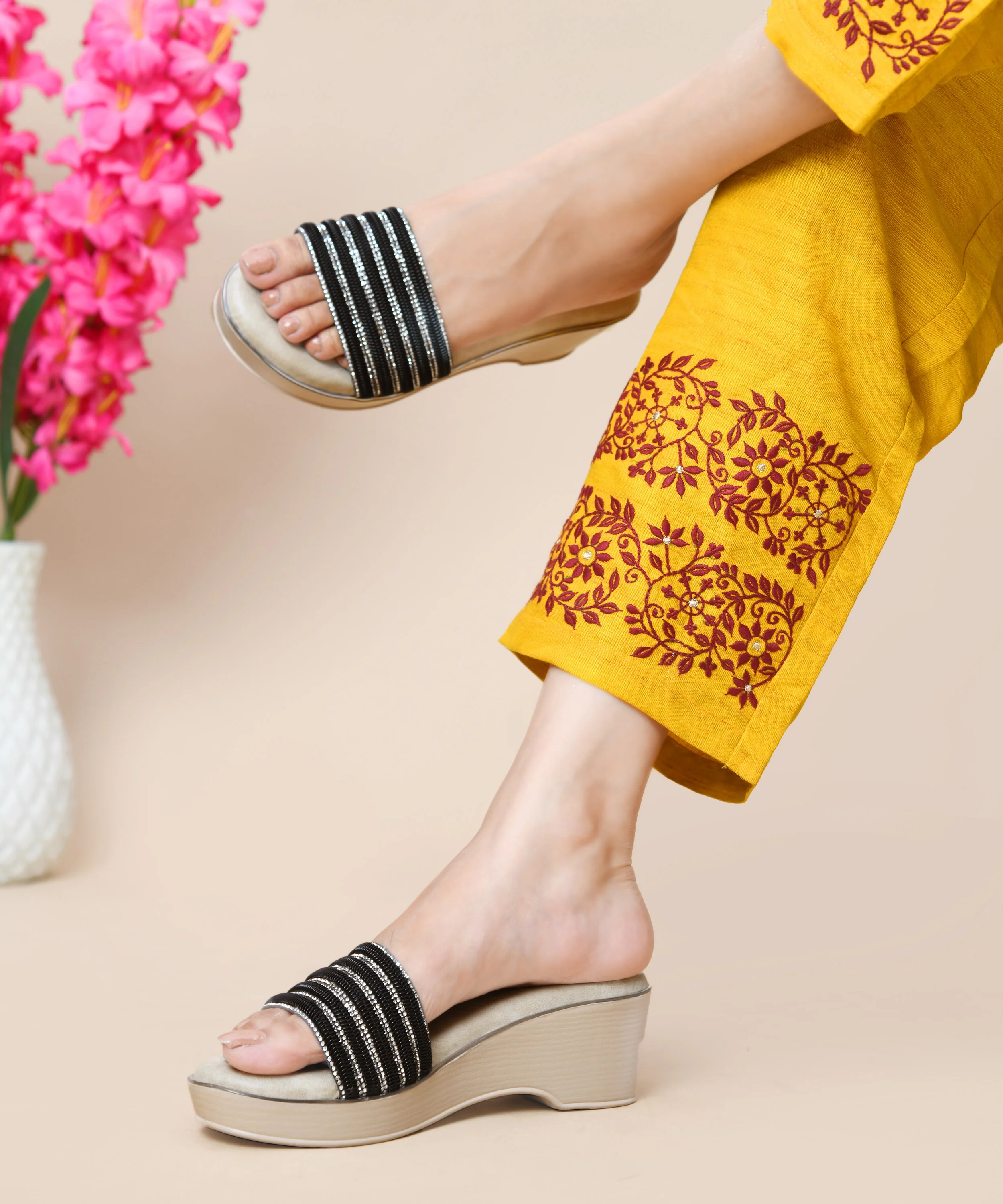 Casual Wedge Heel Sandals with Beaded Strap Design - Image 2