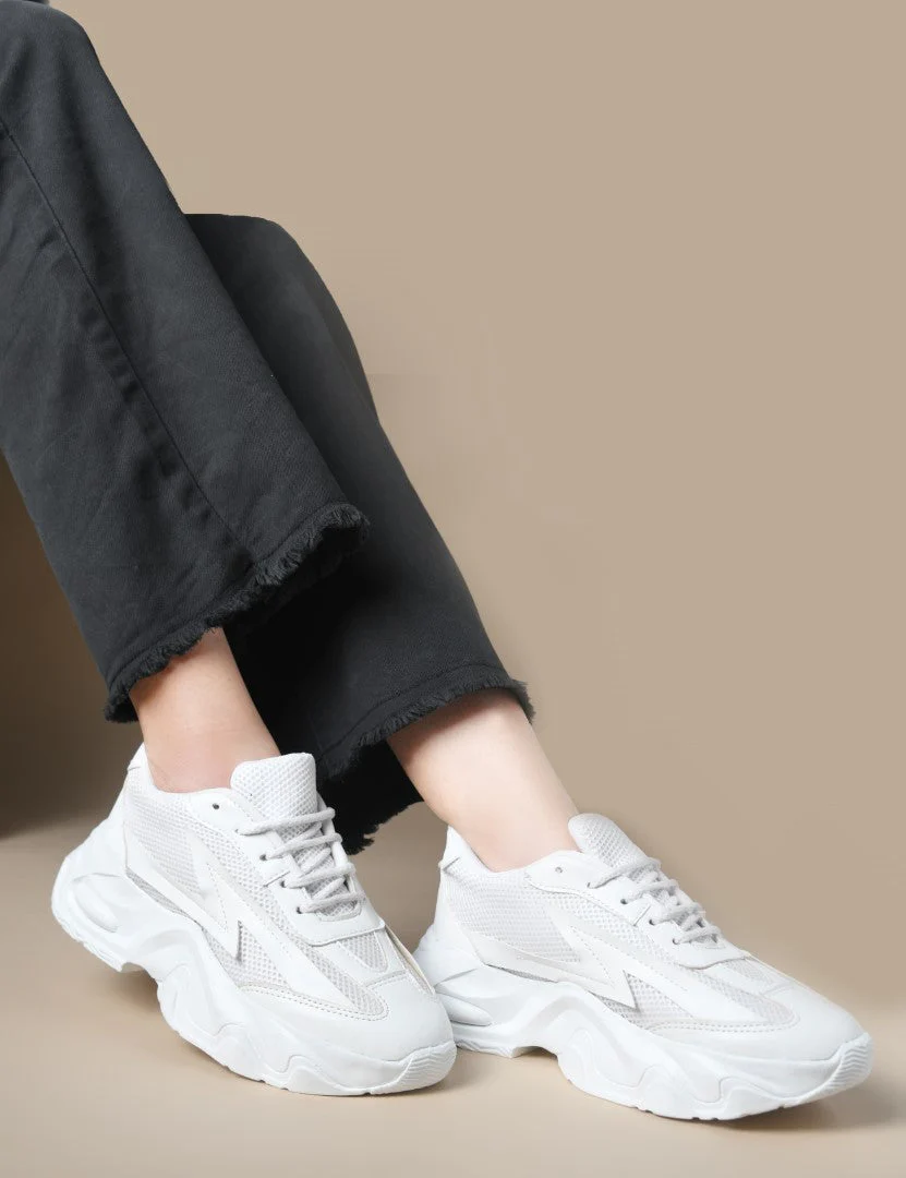 Chunky sole mesh sneakers with bold design - Image 11