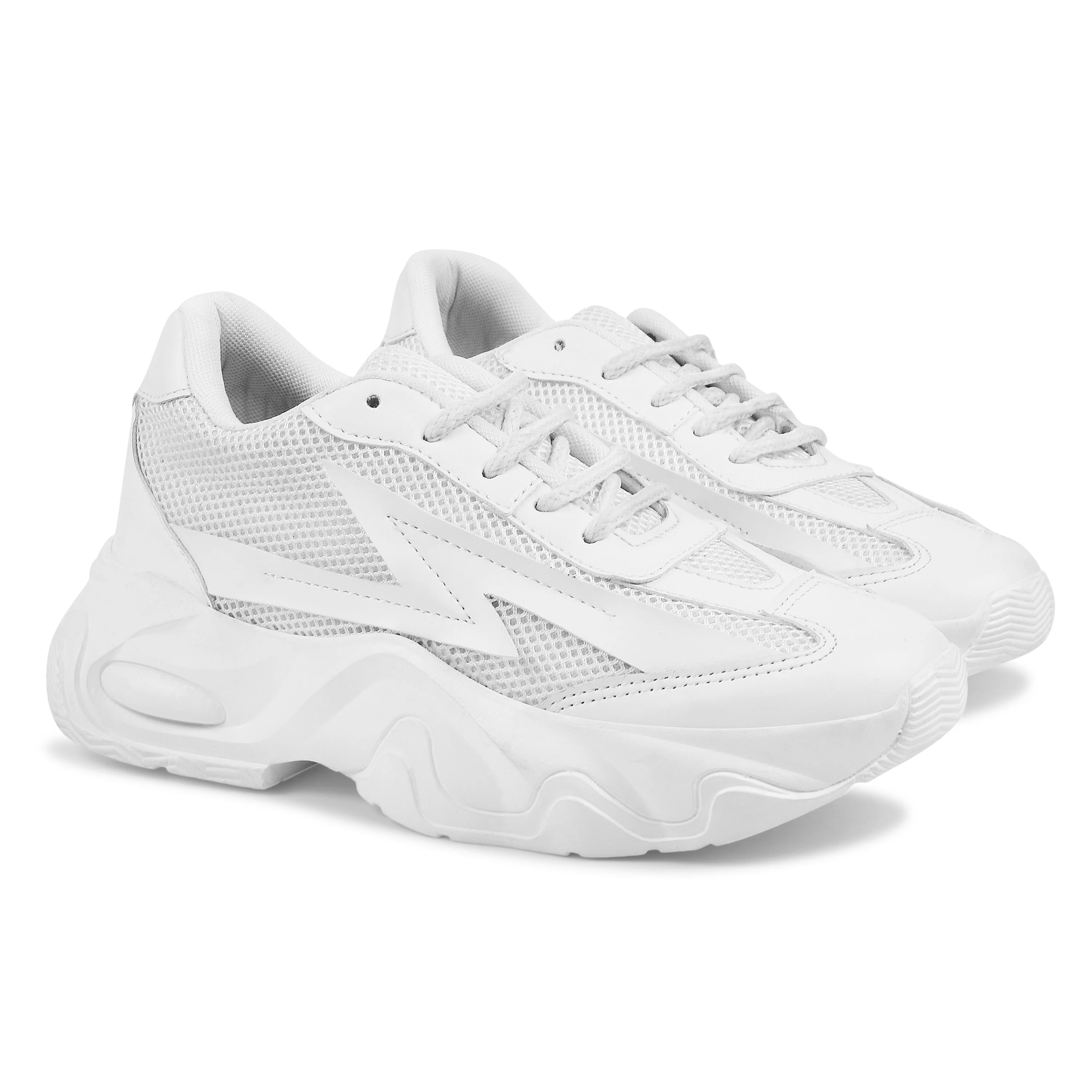 Chunky sole mesh sneakers with bold design - Image 16