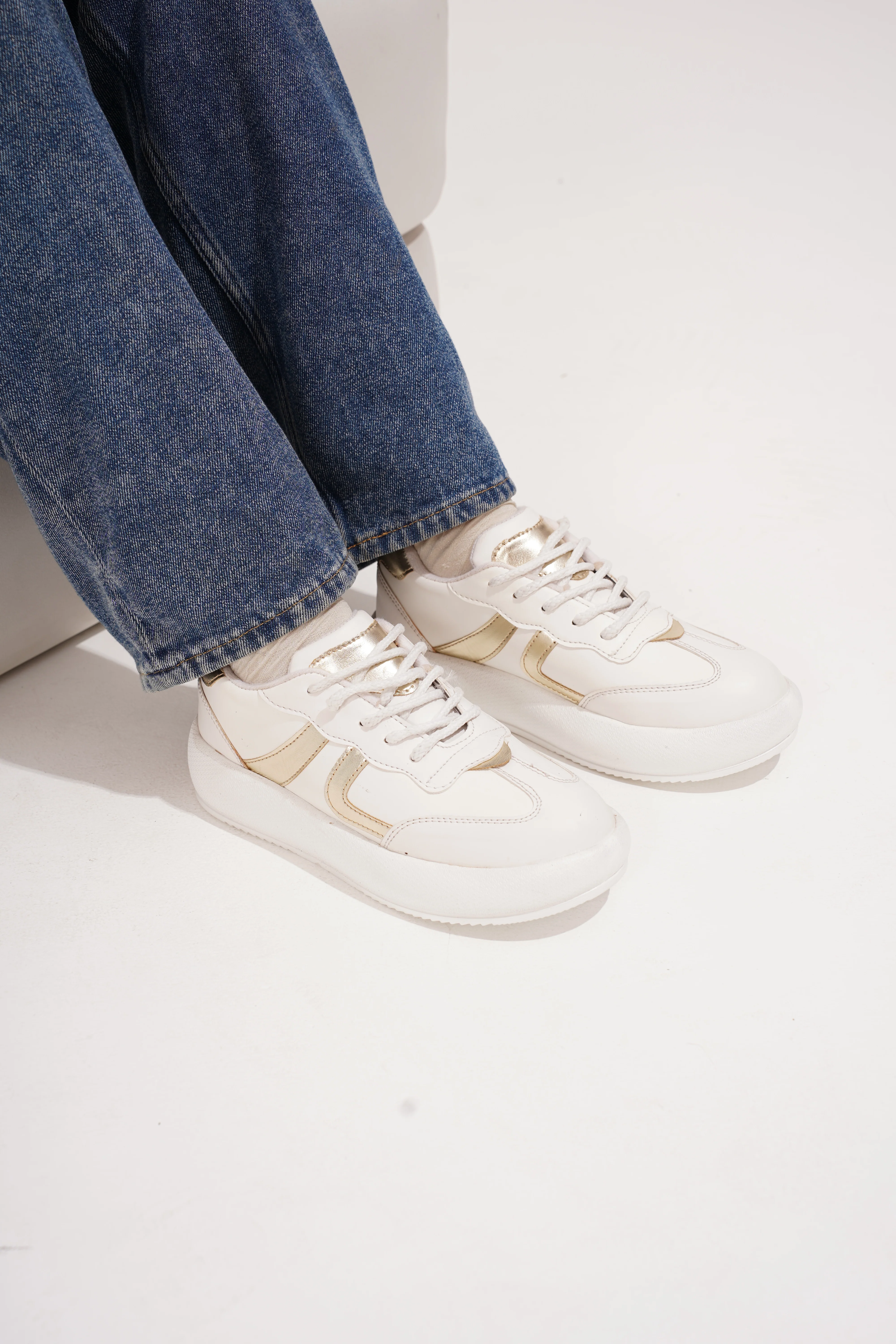Jm Looks Casual Panel Detail Lace-Up Sneakers - Image 10