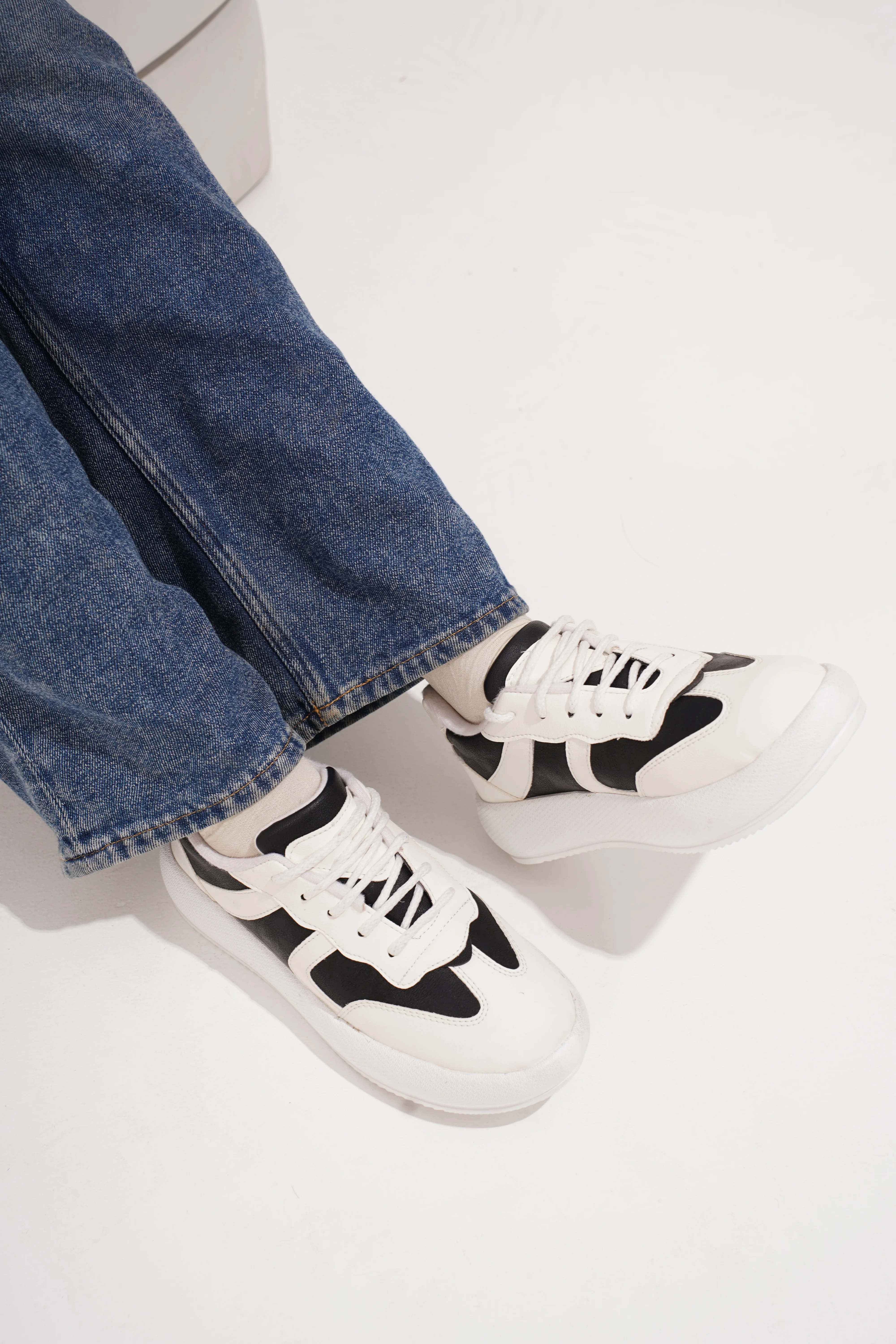 Jm Looks Casual Panel Detail Lace-Up Sneakers - Image 3