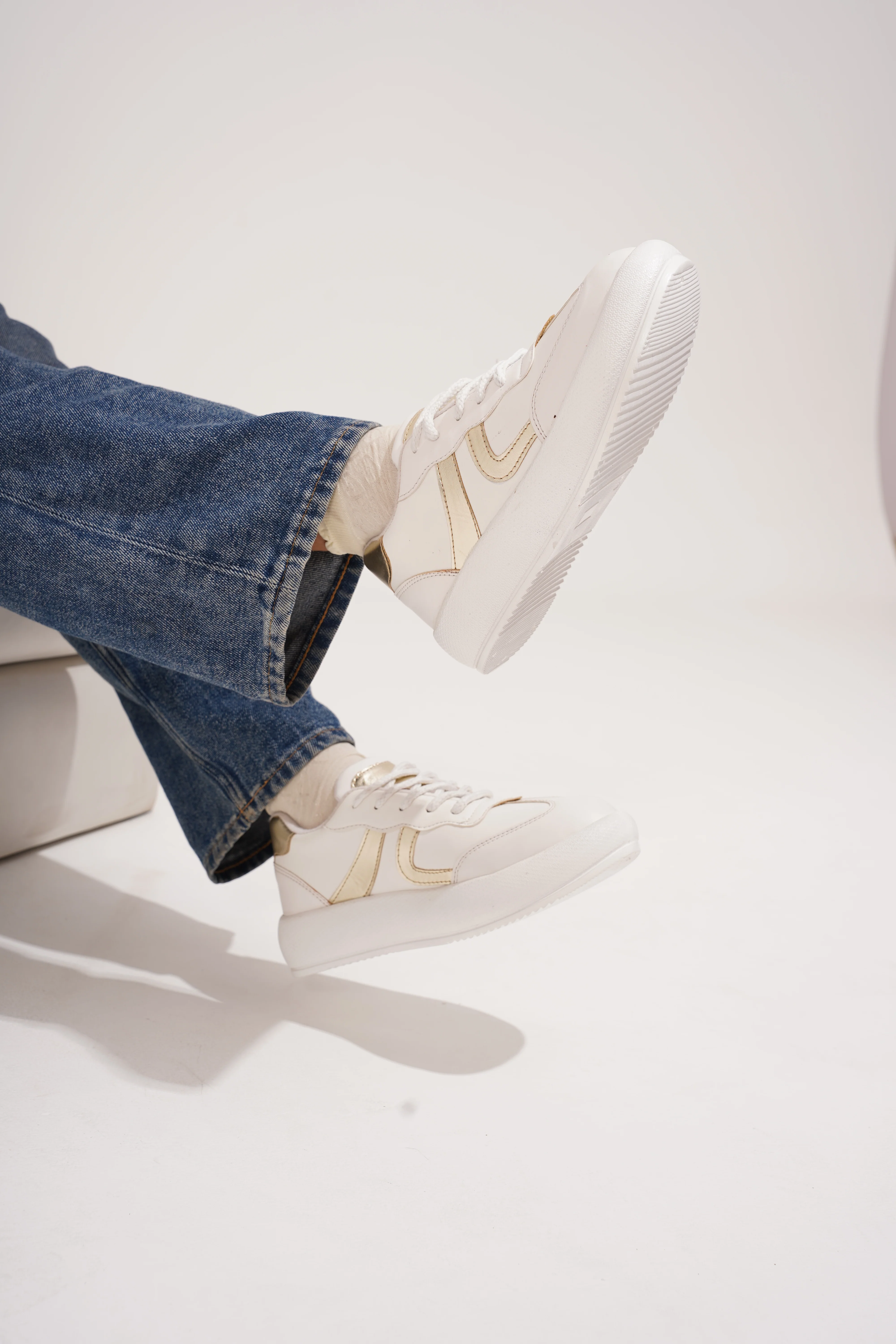Jm Looks Casual Panel Detail Lace-Up Sneakers - Image 8