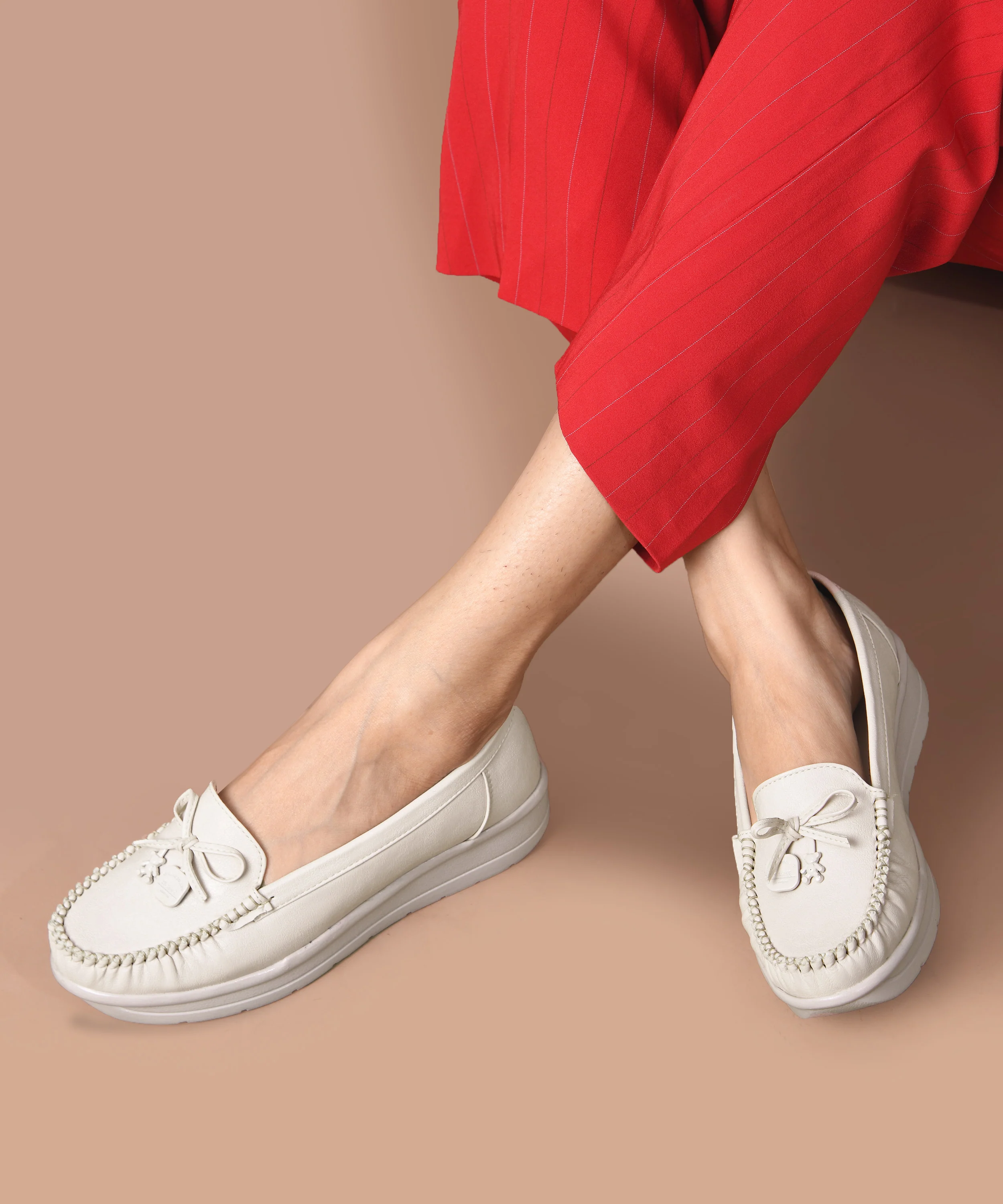 JM LOOKS Classic Moc Toe Loafer with Tassel Accent - Image 15