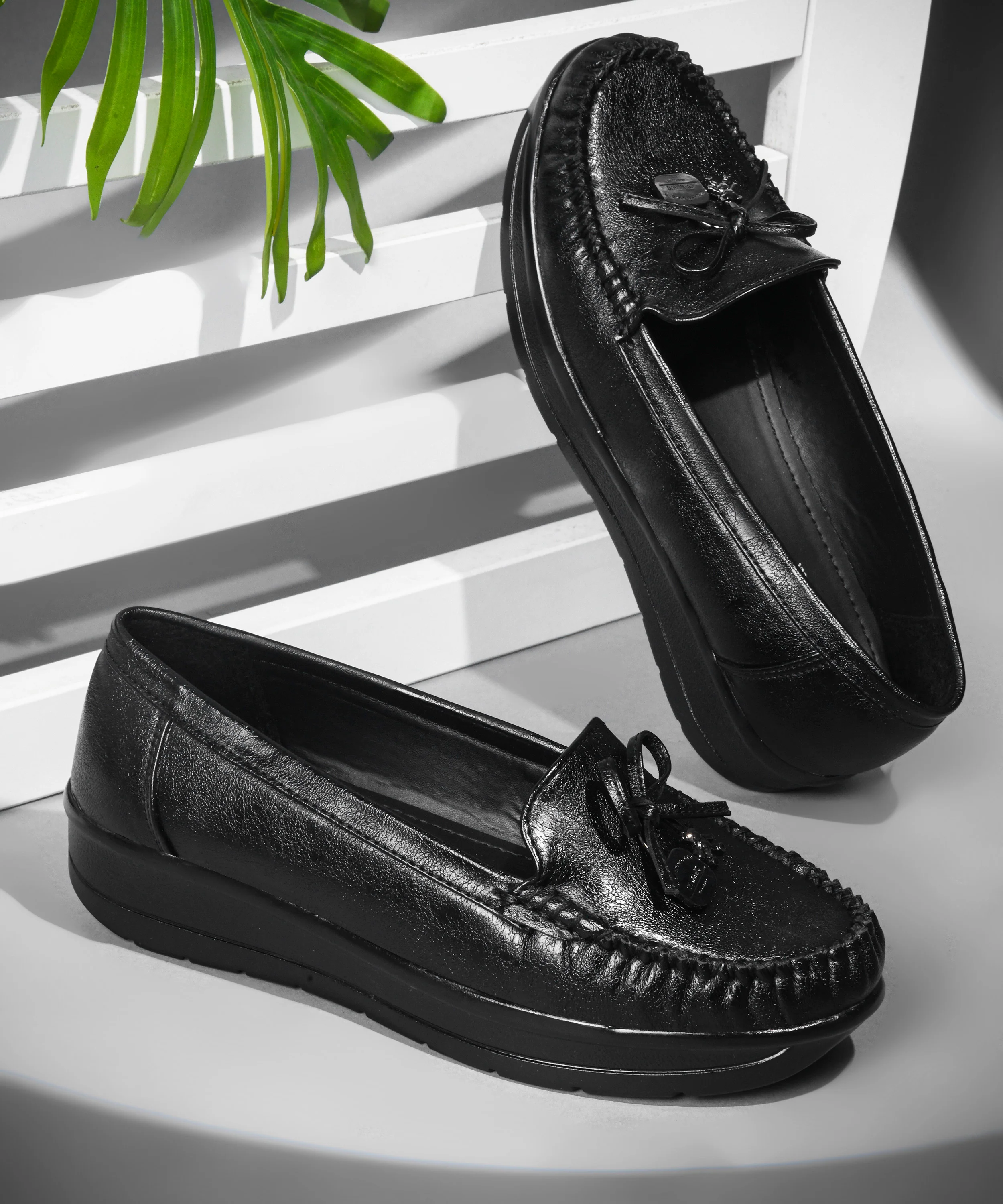 JM LOOKS Classic Moc Toe Loafer with Tassel Accent - Image 4