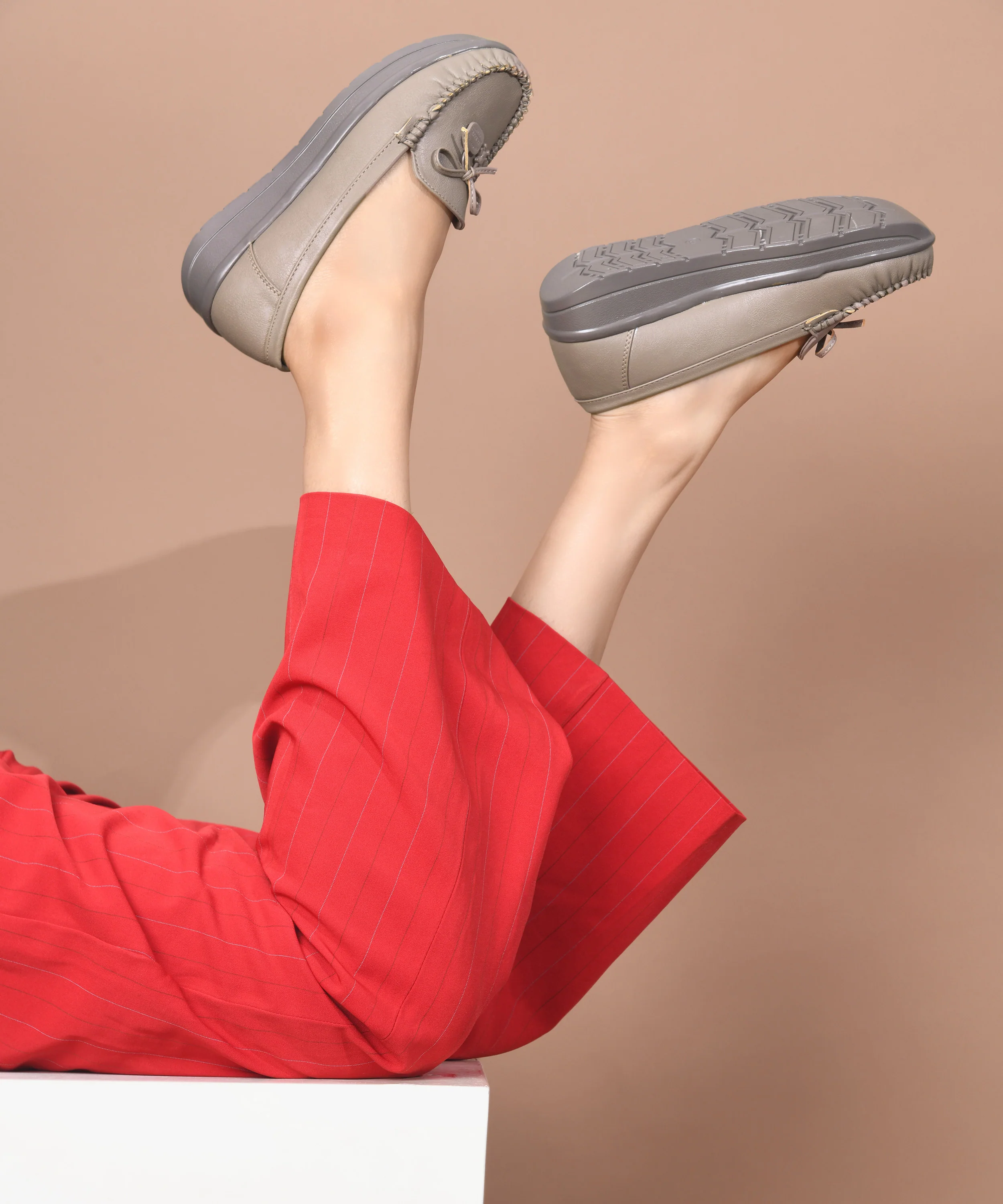 JM LOOKS Classic Moc Toe Loafer with Tassel Accent - Image 8