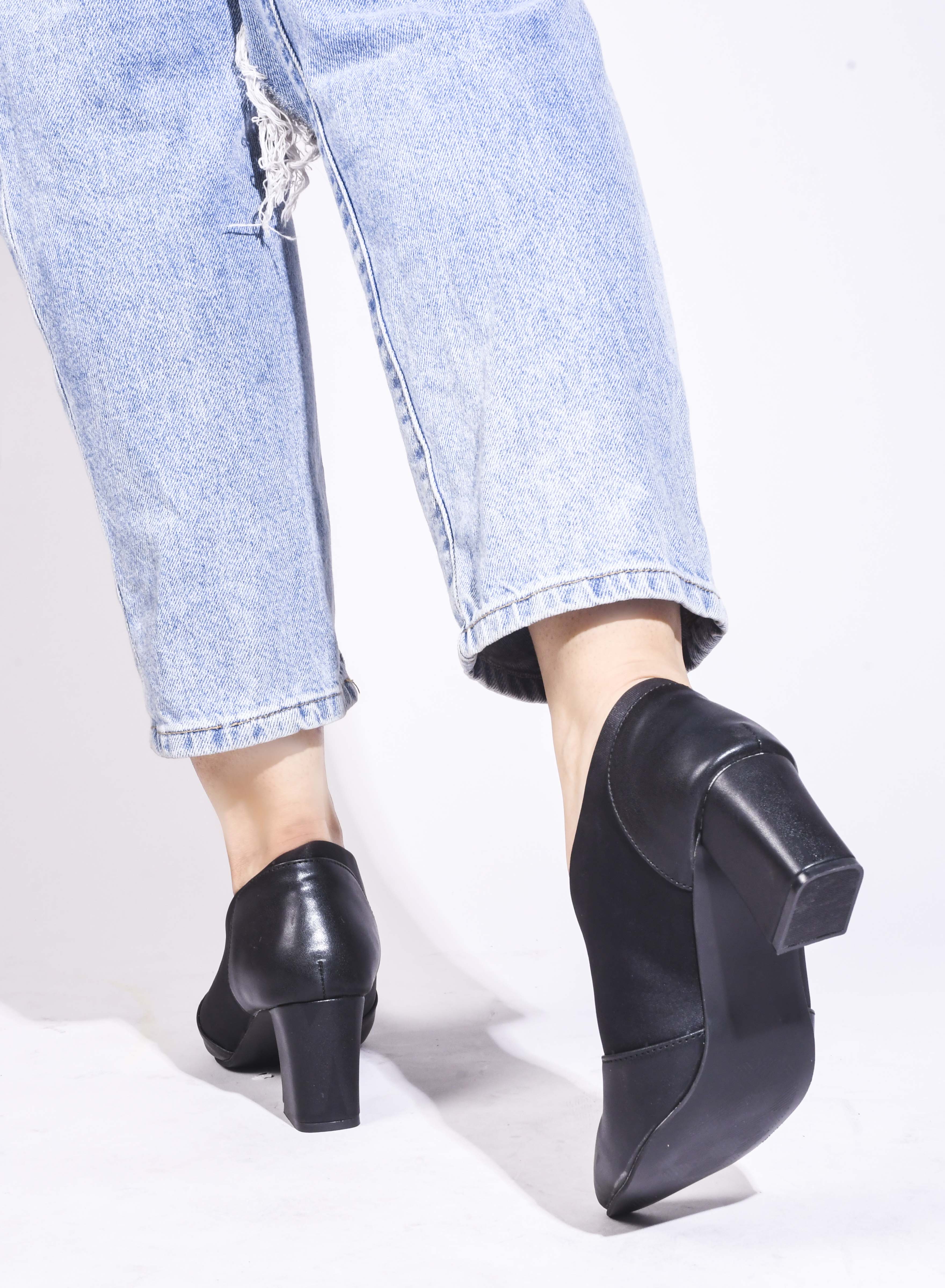 Jm Looks Women's Pointed Toe Block Heel Shoes - Image 4