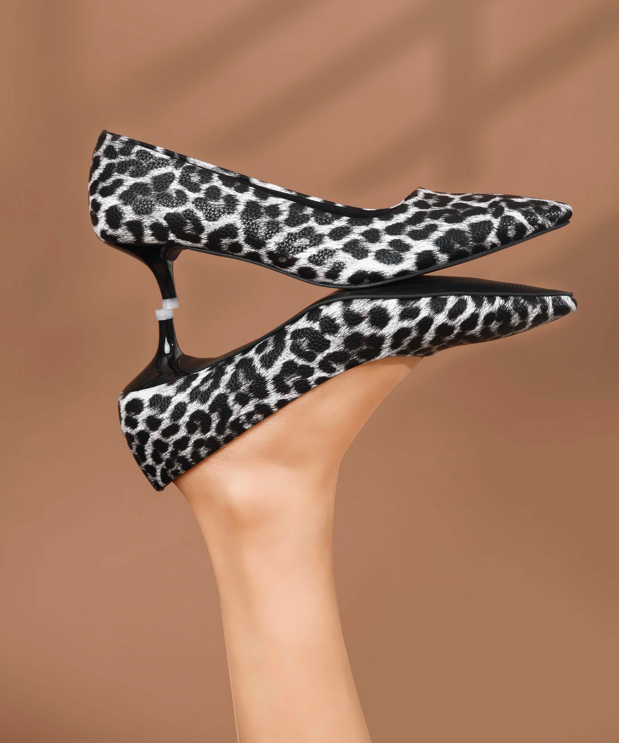 Classic Pointed-Toe Heels with Bold Print - Image 4