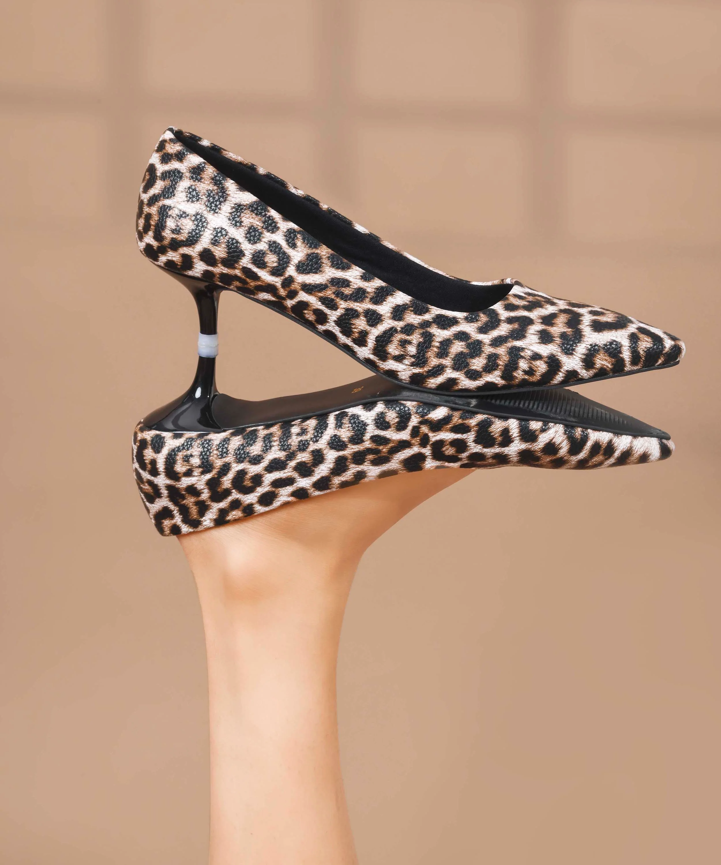 Classic Pointed-Toe Heels with Bold Print - Image 9