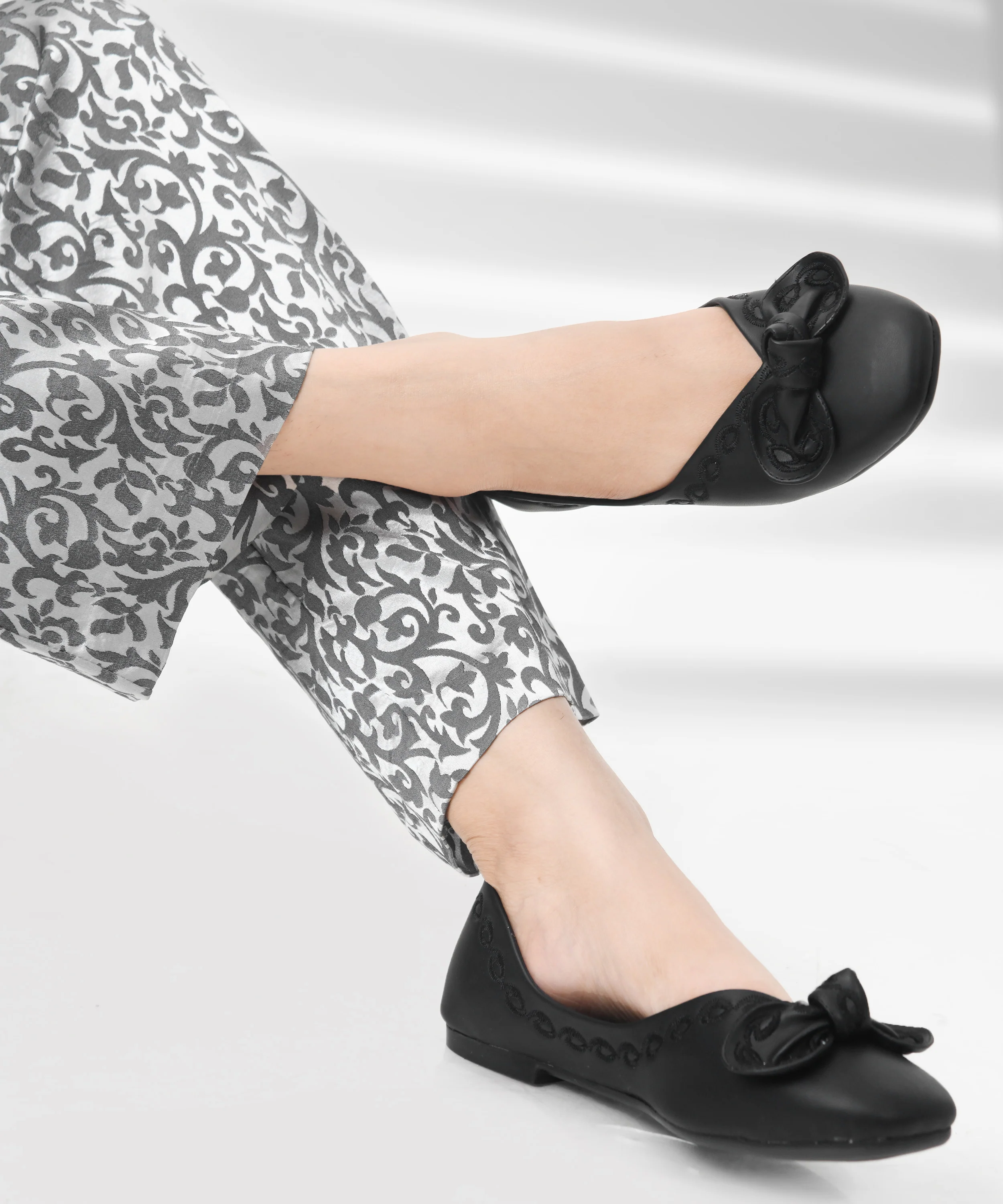Closed-Toe Ballerina Flats with Bow Detail - Image 10