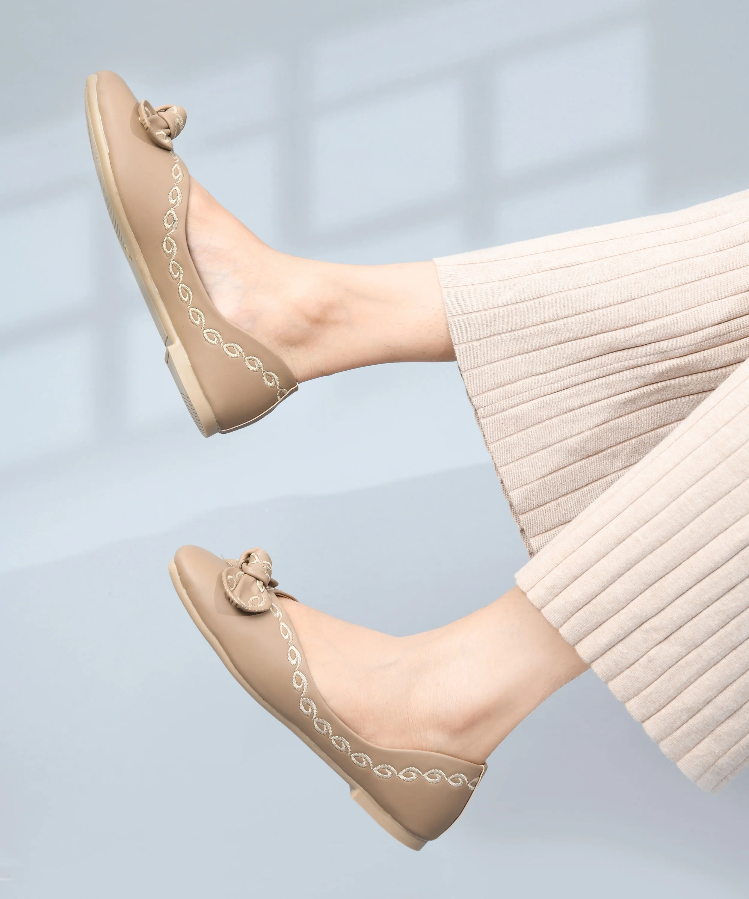 Closed-Toe Ballerina Flats with Bow Detail - Image 3