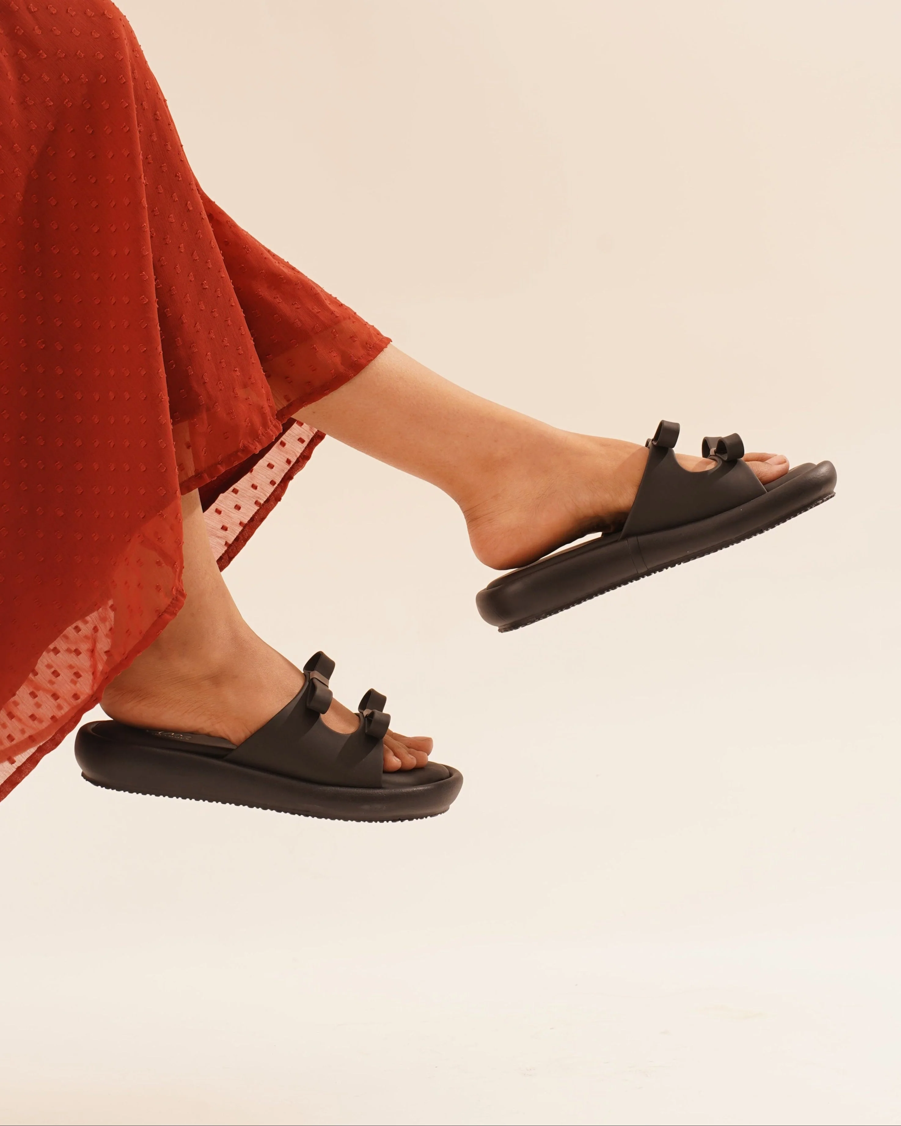 Double strap bow slides - Image 17