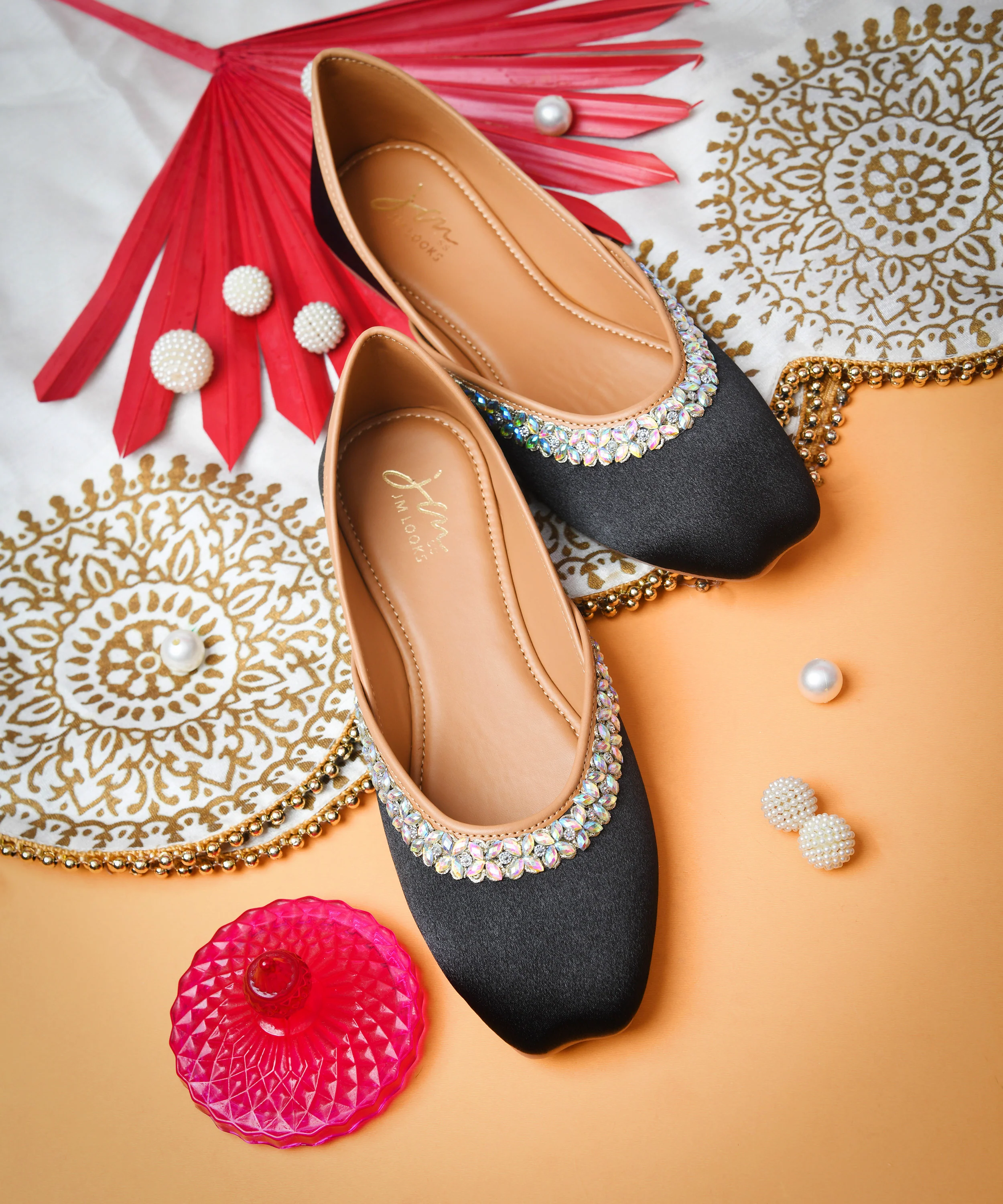 Embellished Crystal Work Ethnic Juttis - Image 4