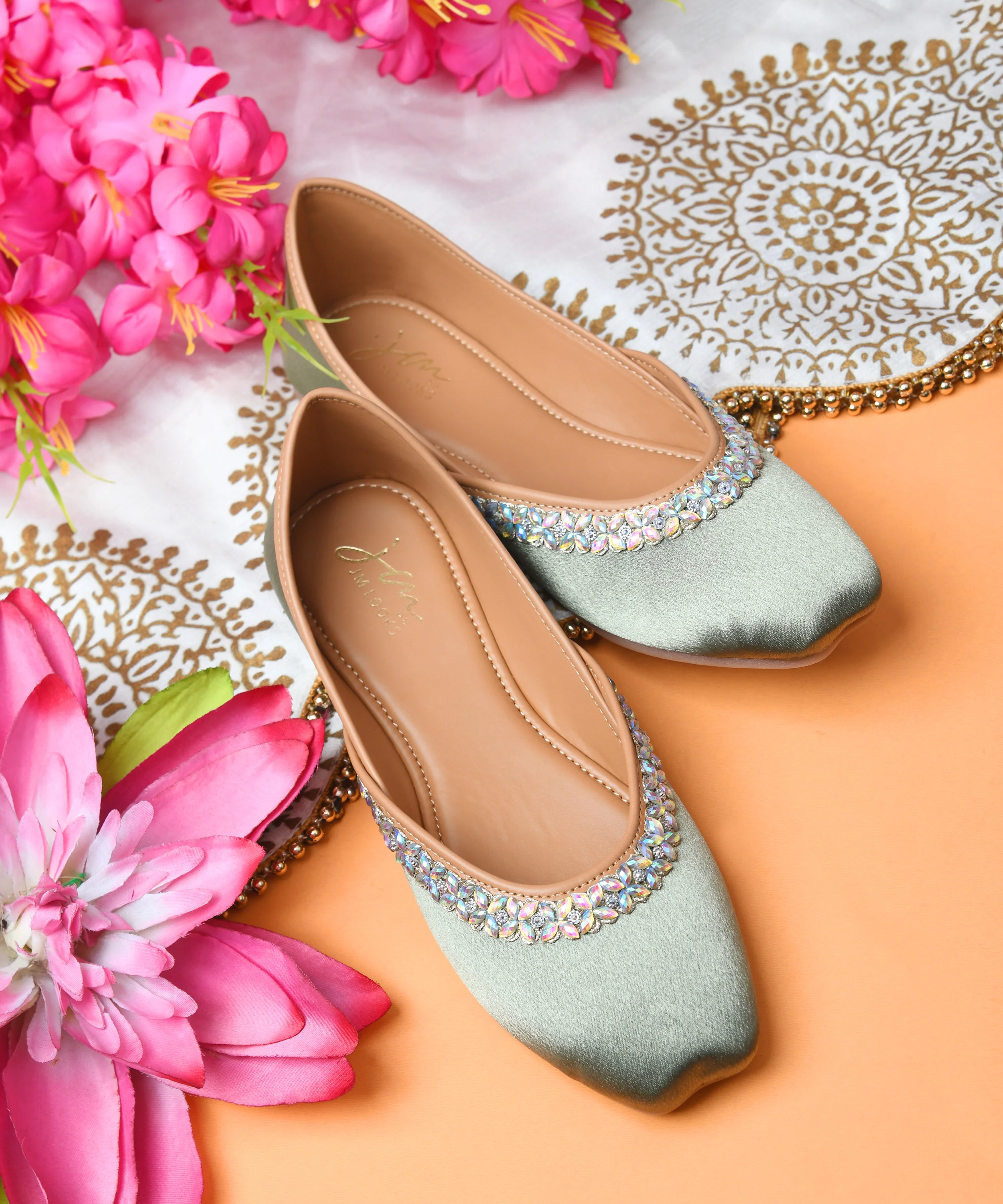 Embellished Crystal Work Ethnic Juttis - Image 9
