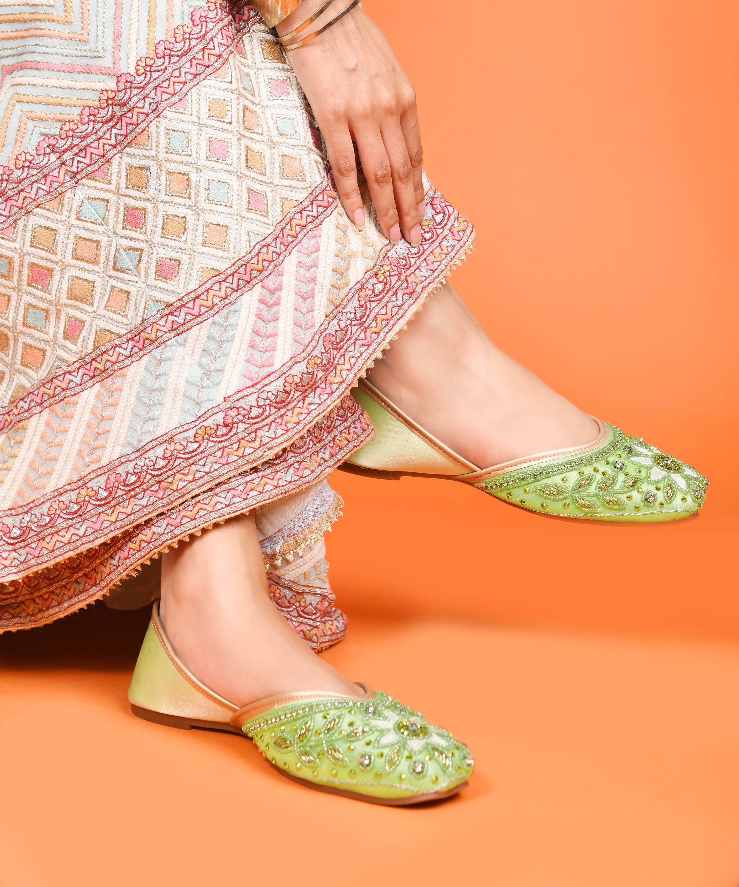 Embellished Floral Ethnic Juttis - Image 9