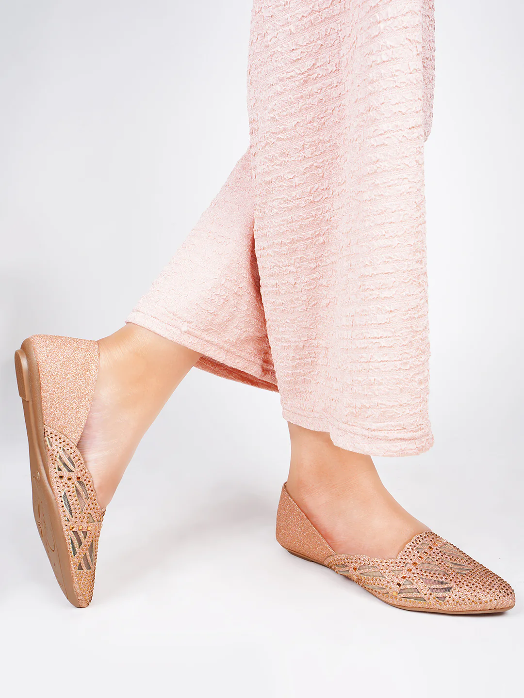 Embellished Pointed Toe Jutti - Image 15