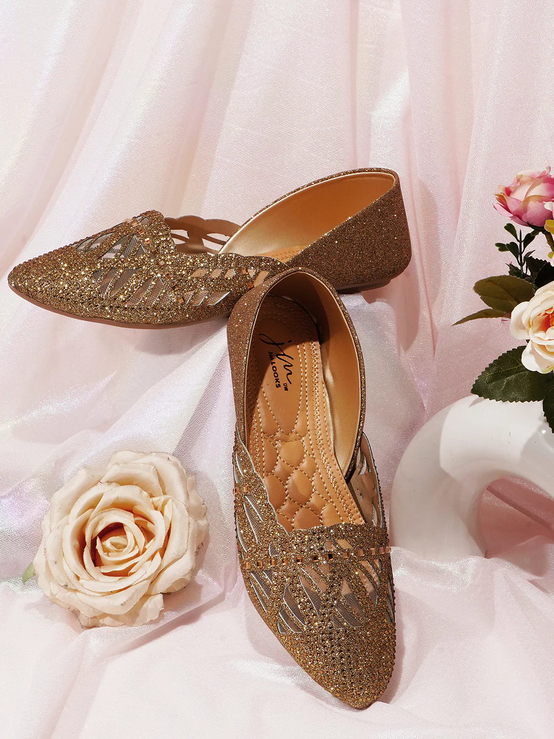 Embellished Pointed Toe Jutti - Image 2