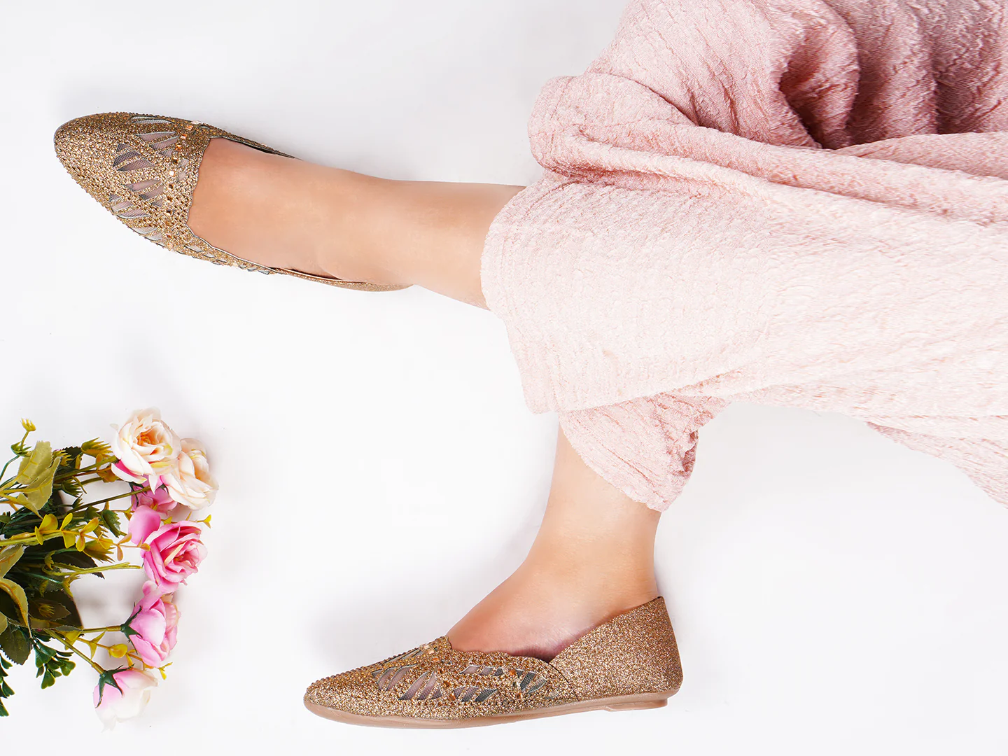Embellished Pointed Toe Jutti - Image 3