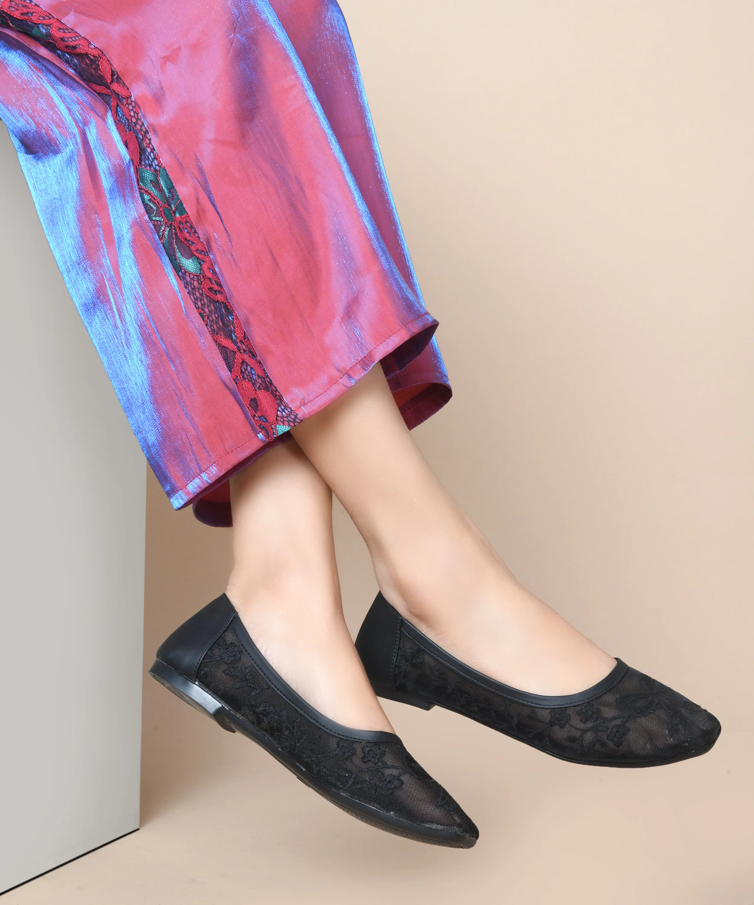 Embroidered Slip-On Ballerinas with Comfortable Fit - Image 10