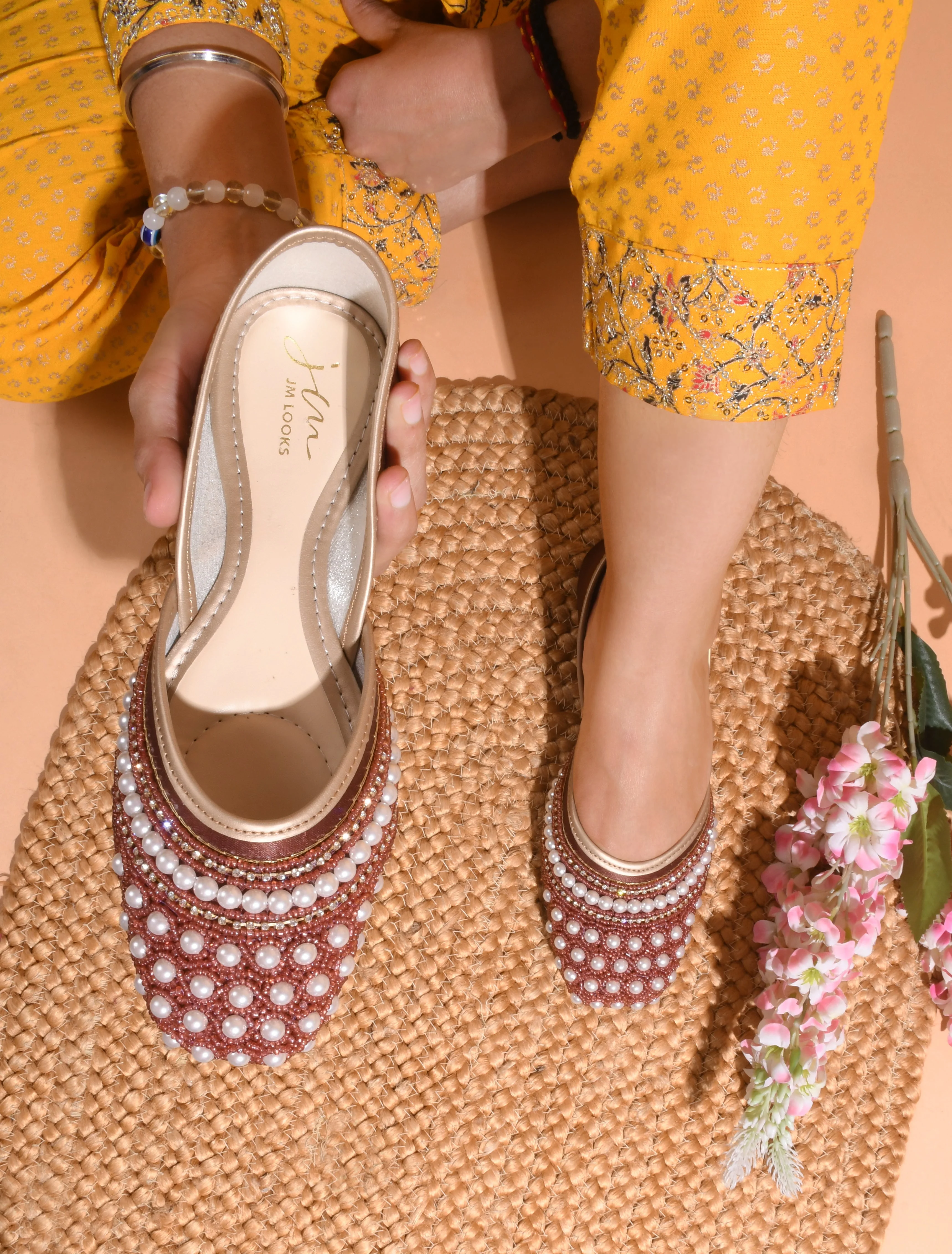 Ethnic Embellished Square Toe Jutti - Image 14