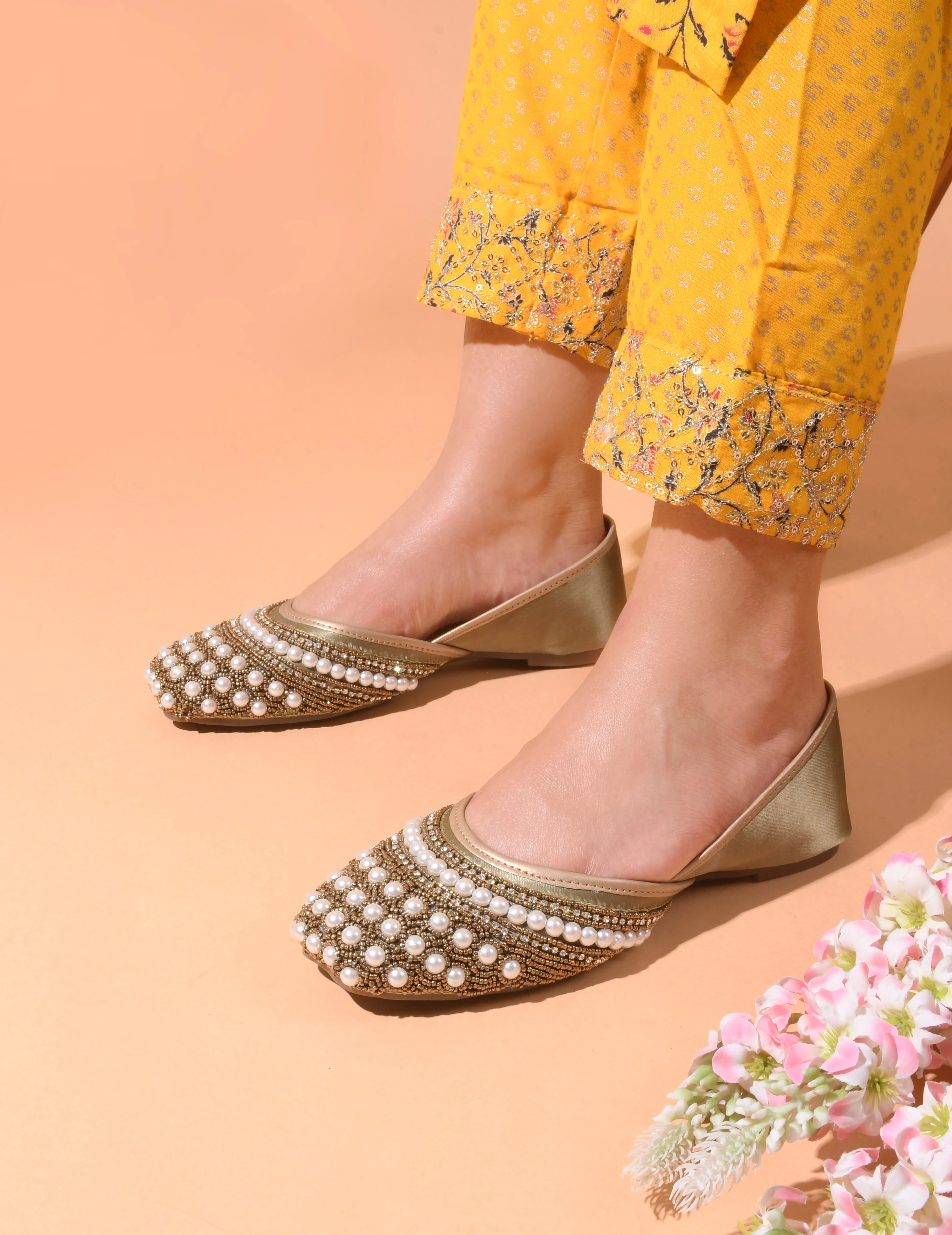 Ethnic Embellished Square Toe Jutti - Image 20