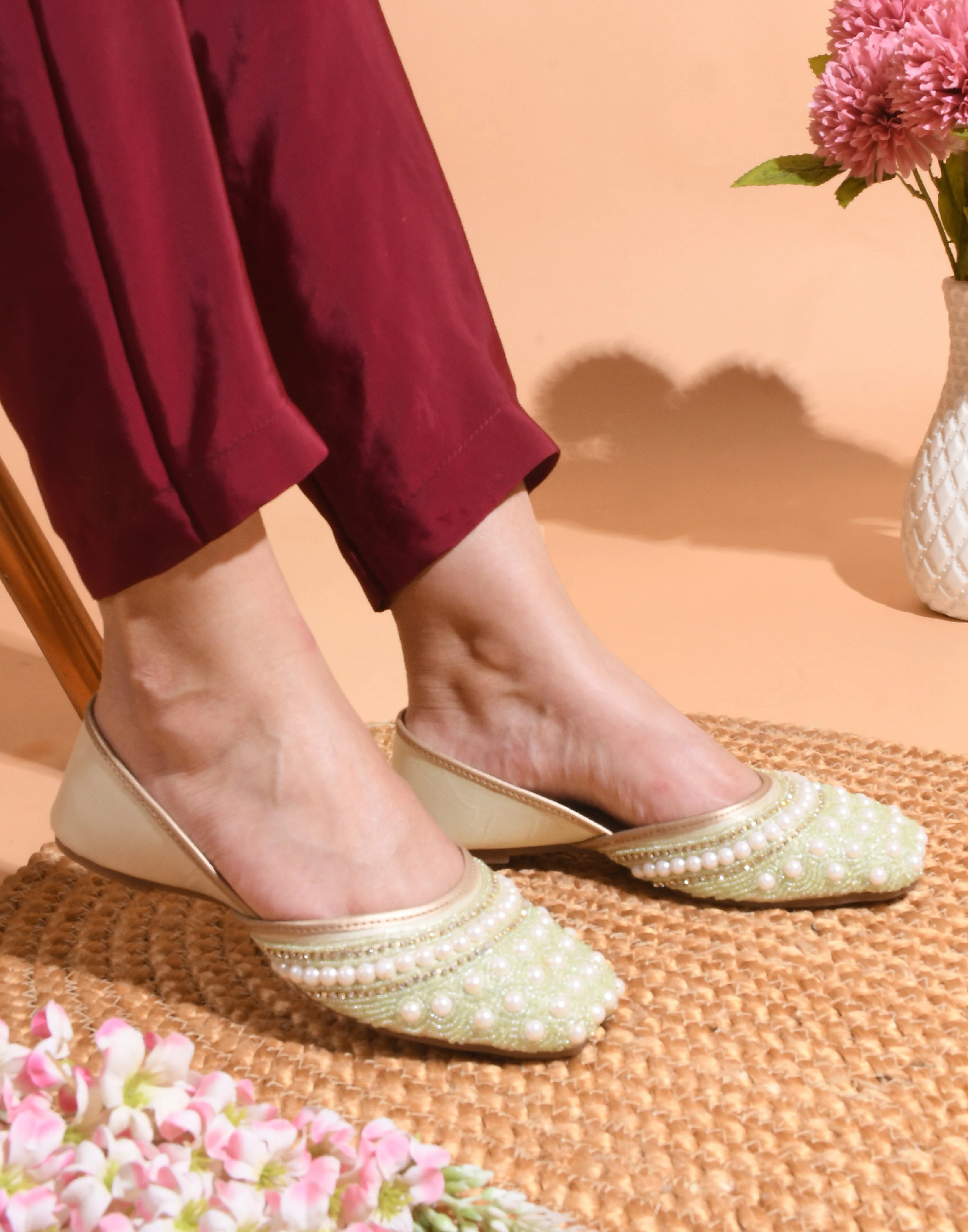 Ethnic Embellished Square Toe Jutti - Image 27
