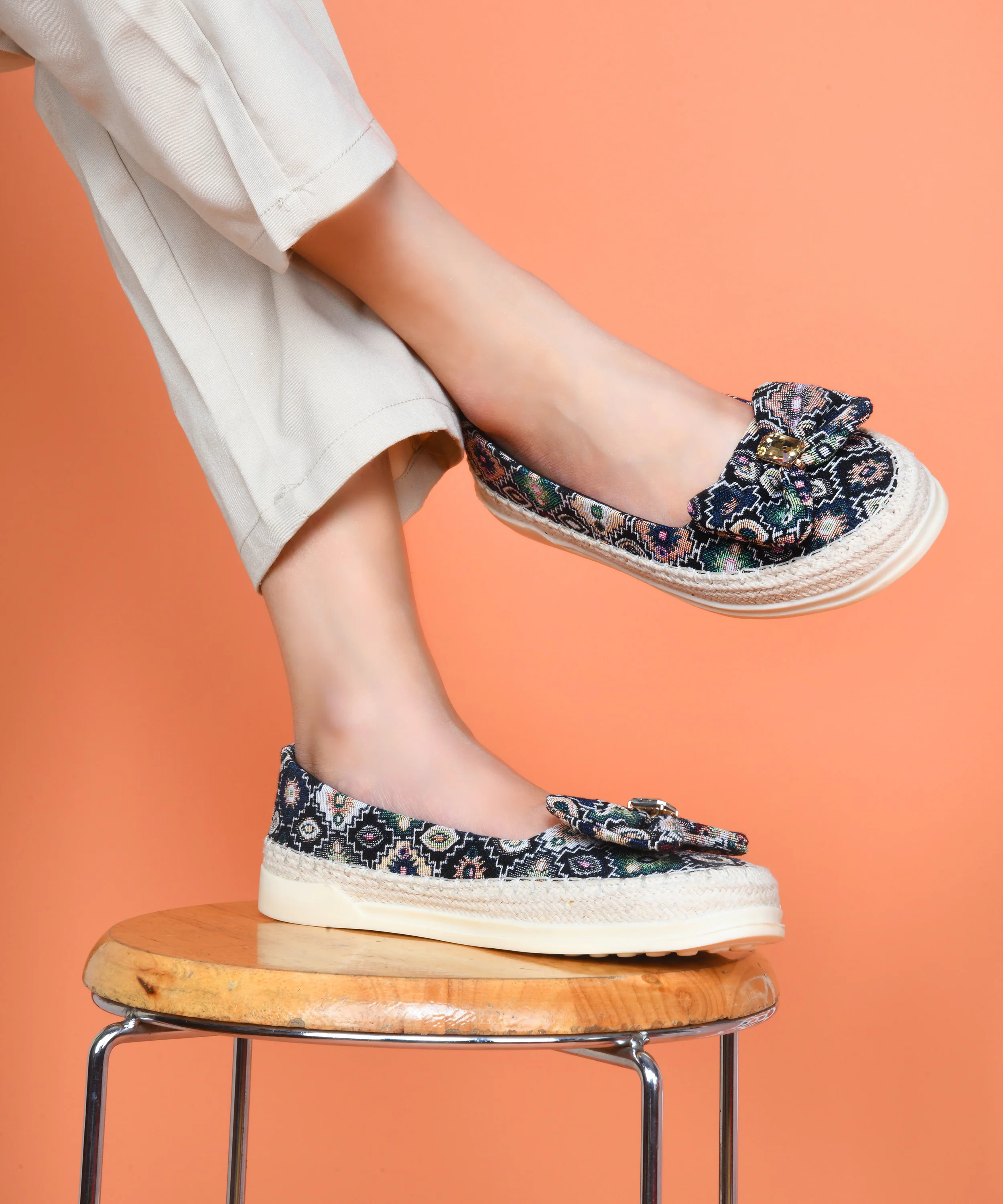 Ethnic Embroidered Loafers with Bow Design - Image 3