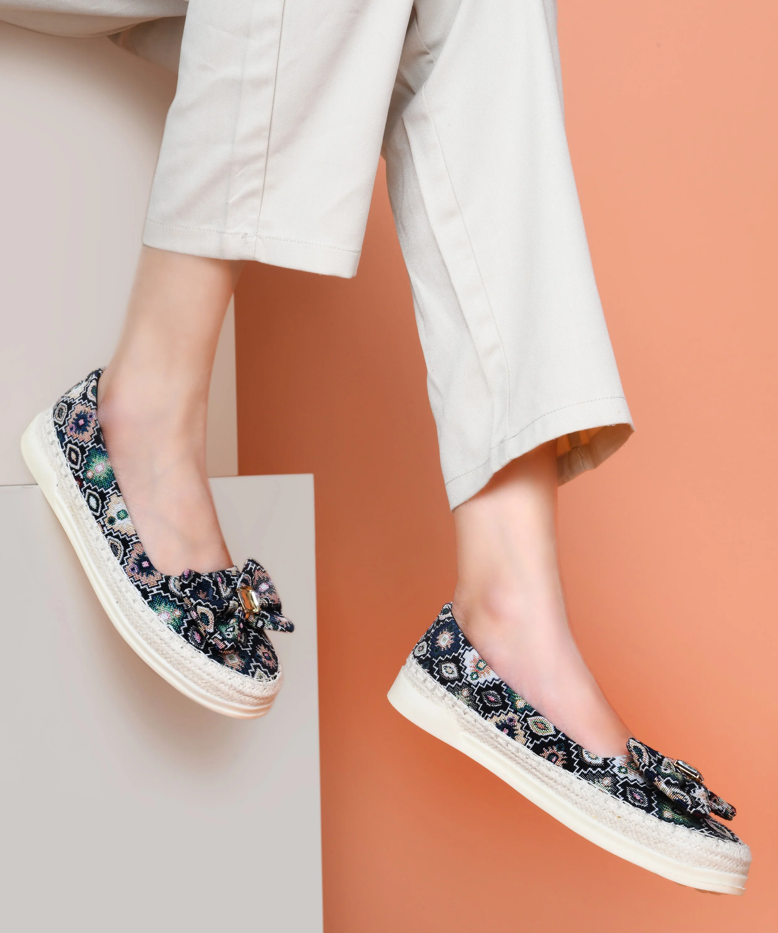 Ethnic Embroidered Loafers with Bow Design - Image 4