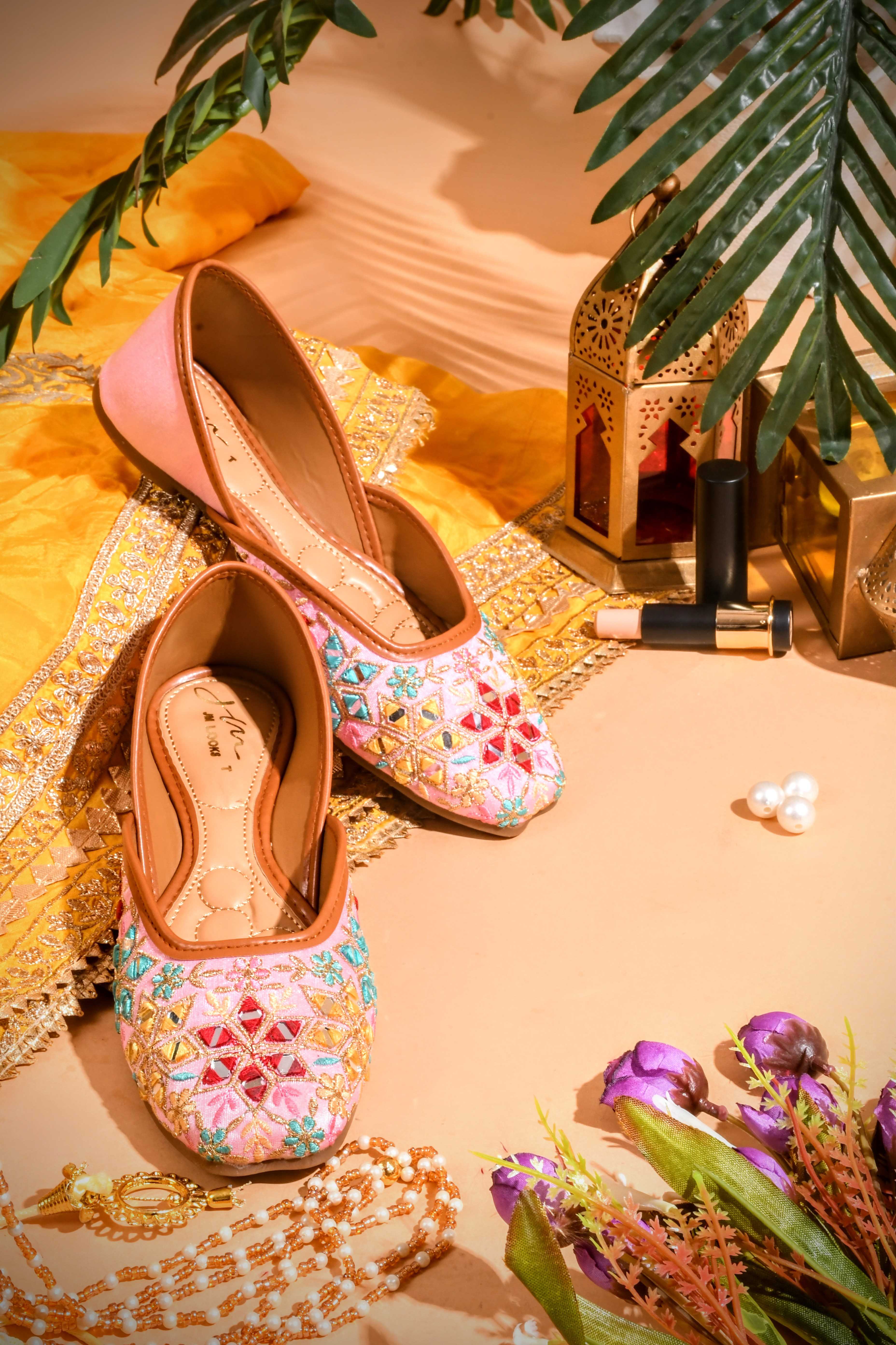 Ethnic unique & comfortable Jutti