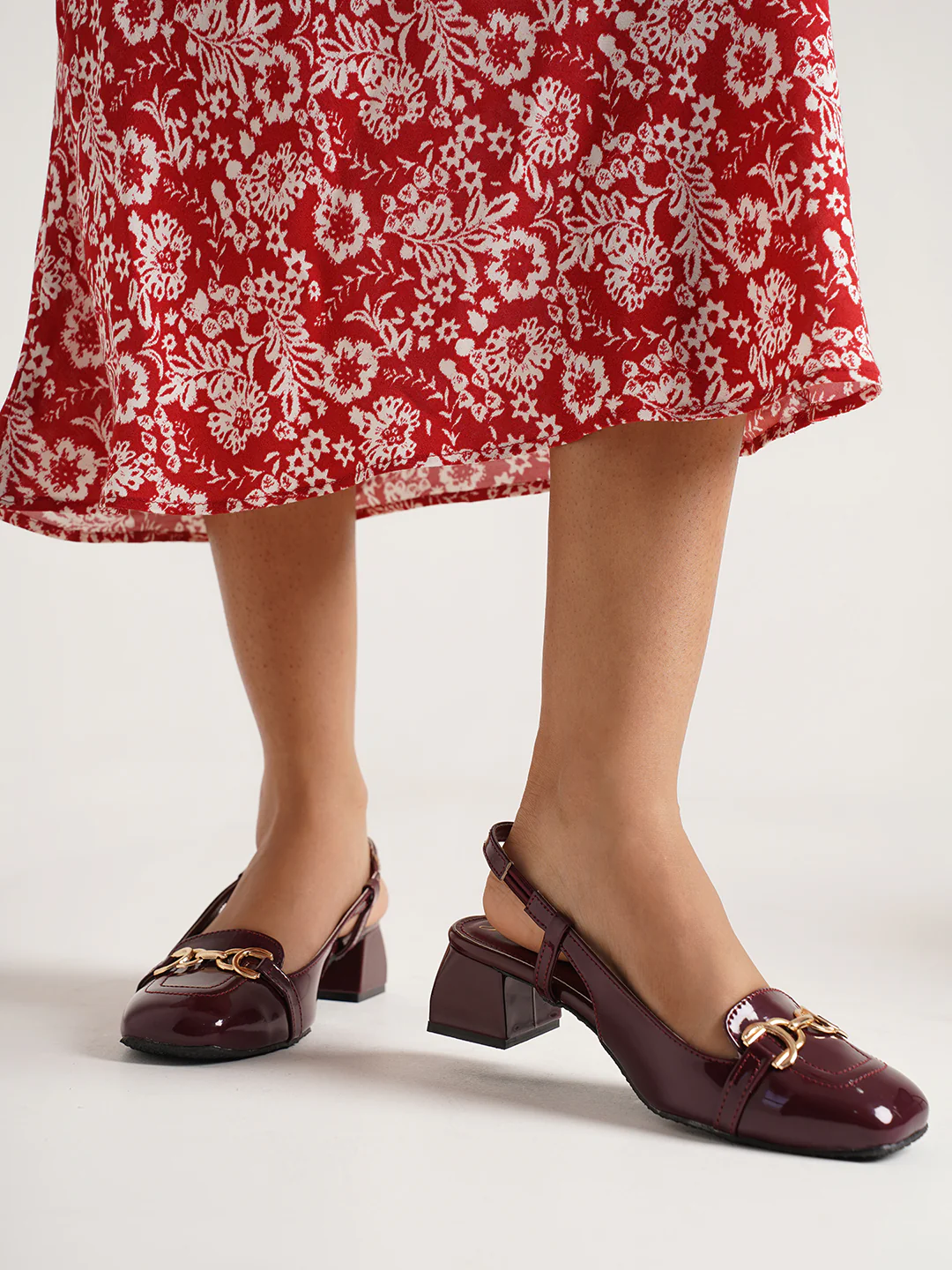 Glossy Gold Chain Slingback Loafers with Block Heel - Image 3