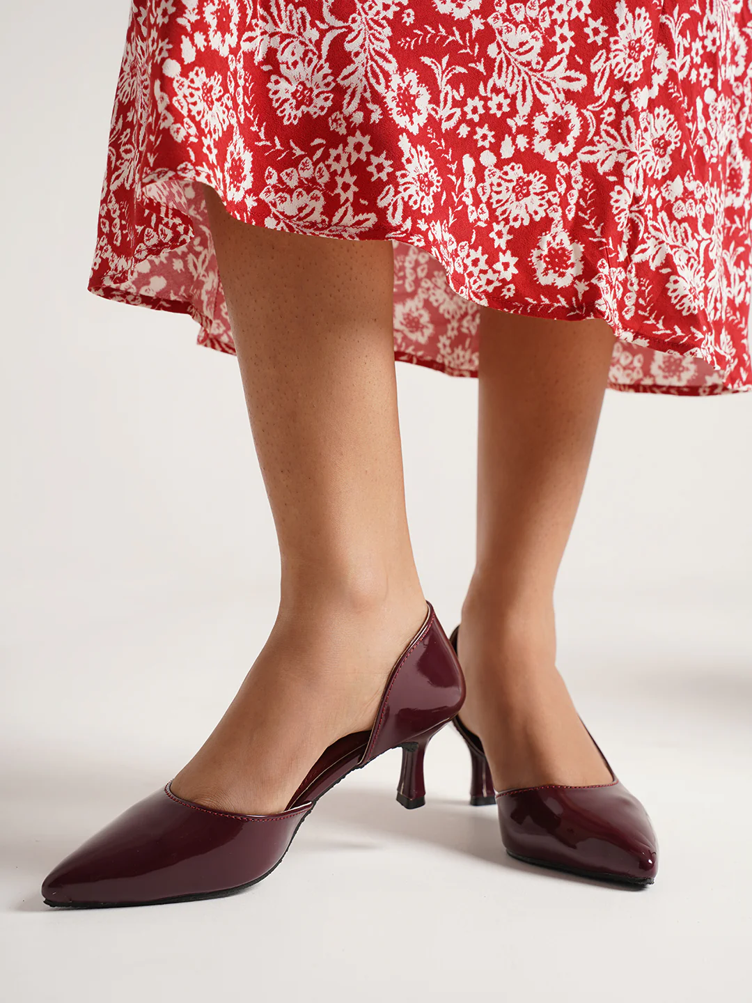 Glossy Kitten Heel Pumps with Pointed Toe - Image 14