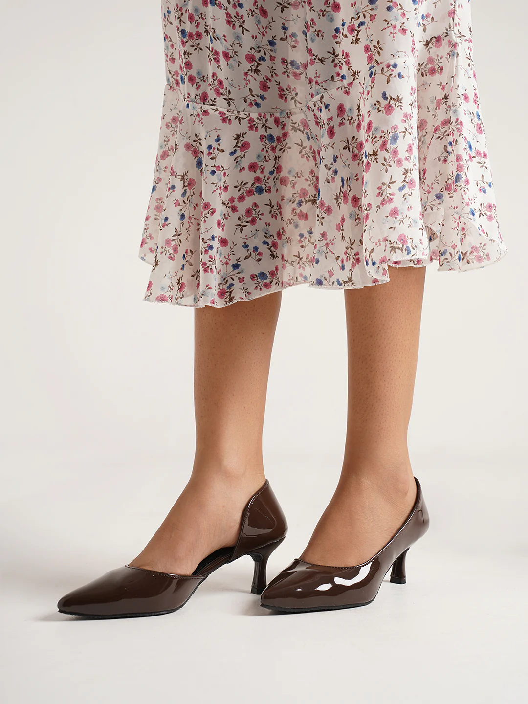 Glossy Kitten Heel Pumps with Pointed Toe - Image 6
