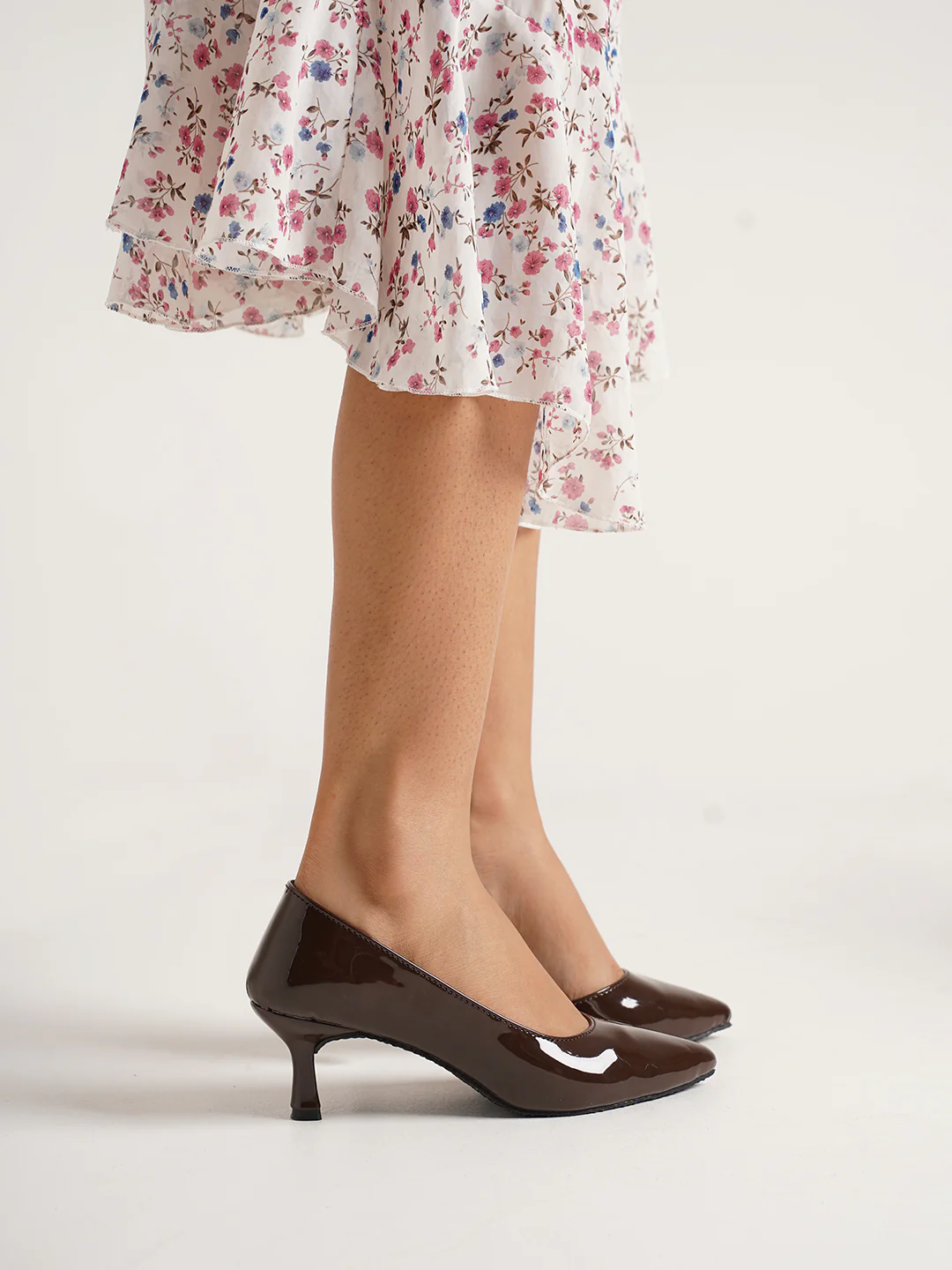 Glossy Kitten Heel Pumps with Pointed Toe - Image 7