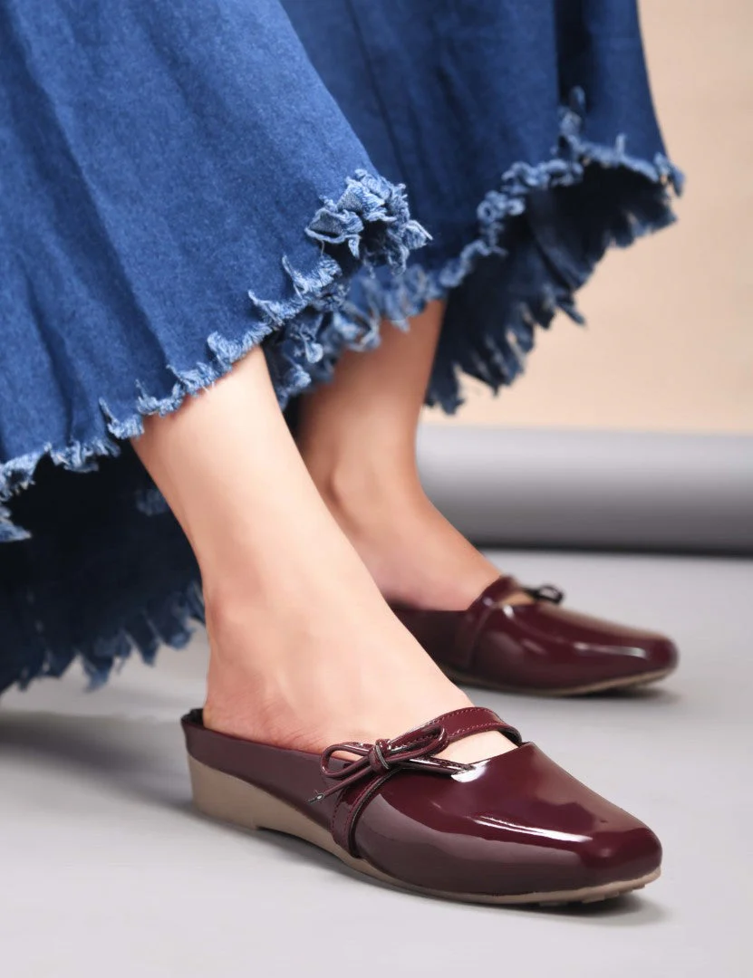 Glossy Slip-On Loafers With Bow