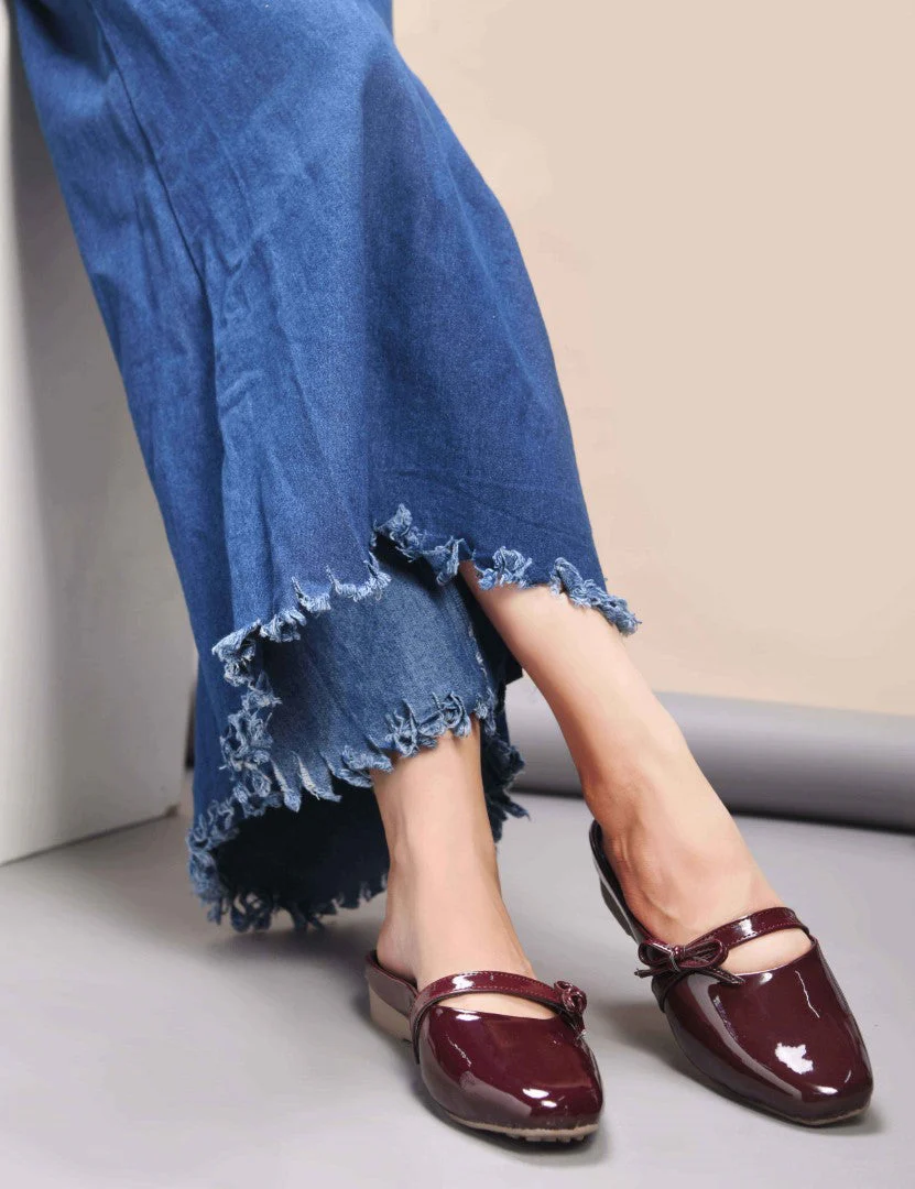 Glossy Slip-On Loafers With Bow - Image 11