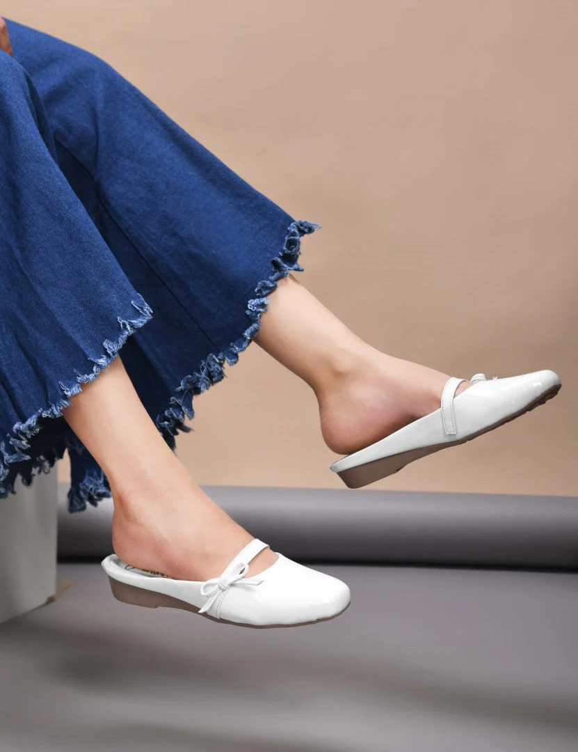 Glossy Slip-On Loafers With Bow - Image 15