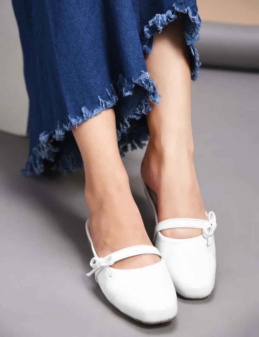 Glossy Slip-On Loafers With Bow - Image 16
