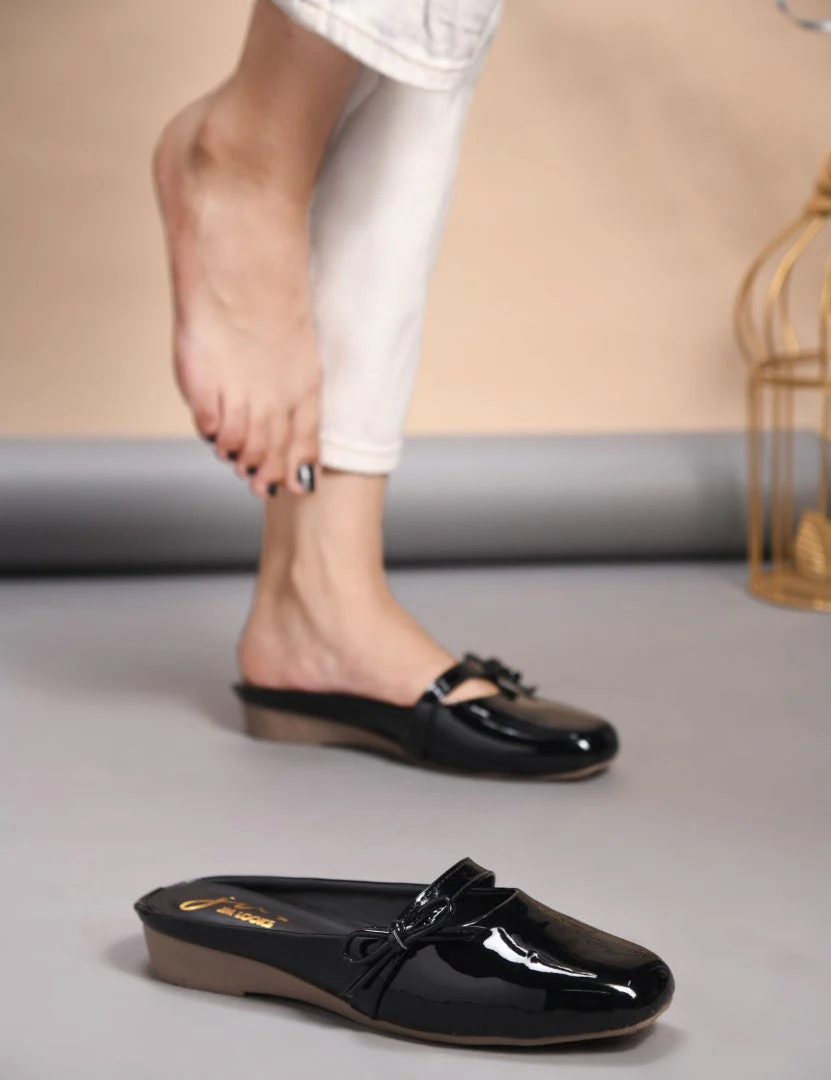 Glossy Slip-On Loafers With Bow - Image 20