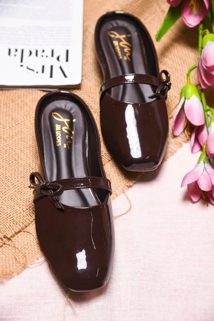Glossy Slip-On Loafers With Bow - Image 4