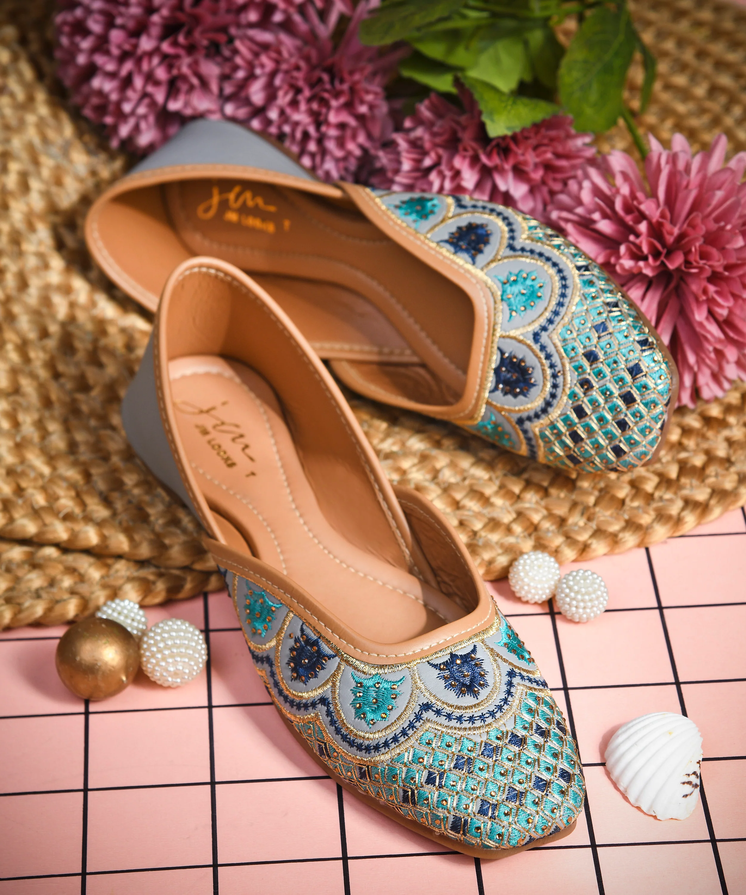Handcrafted Embroidered Jutti Flats