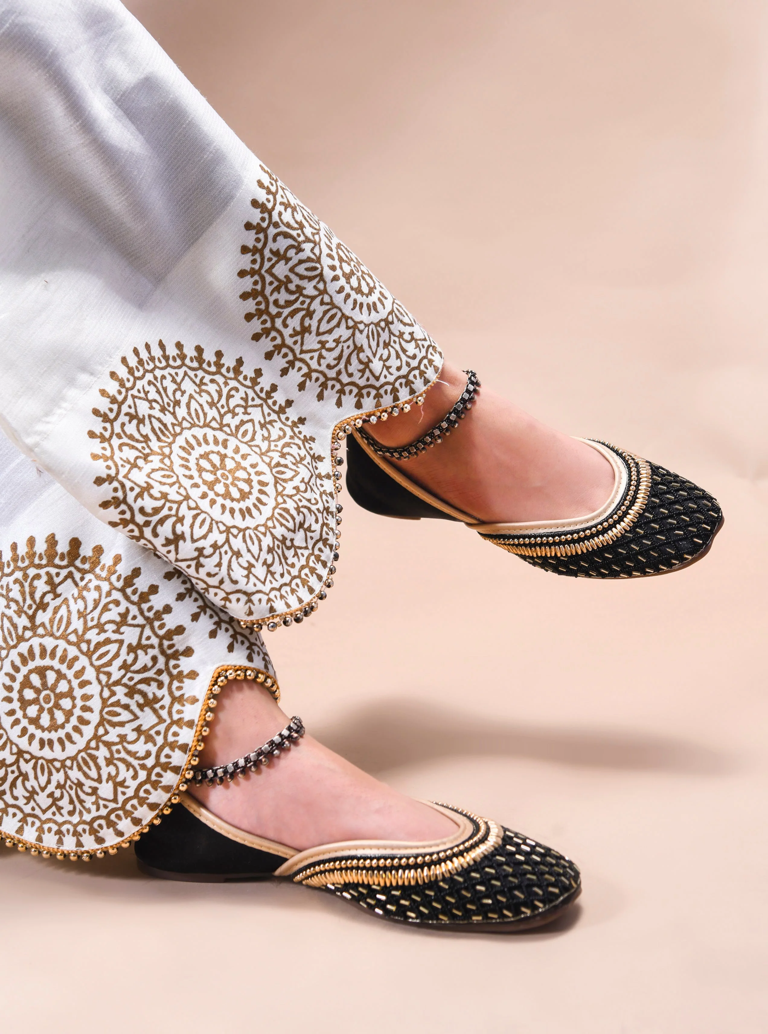JM Looks Beaded Geometric Design Jutti - Image 2