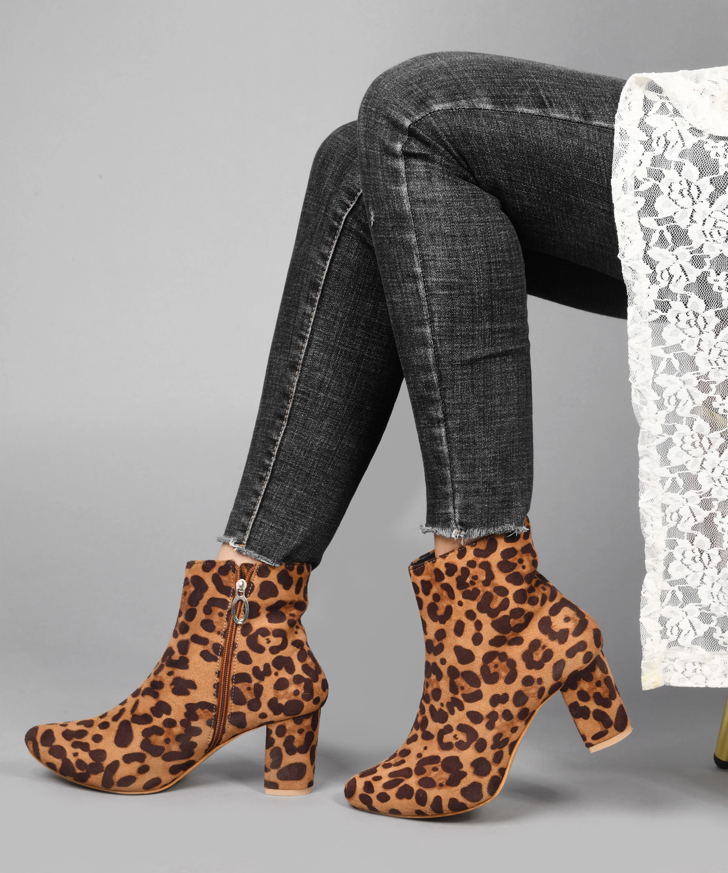 Leopard Print Ankle Boots with Side Zipper - Image 3