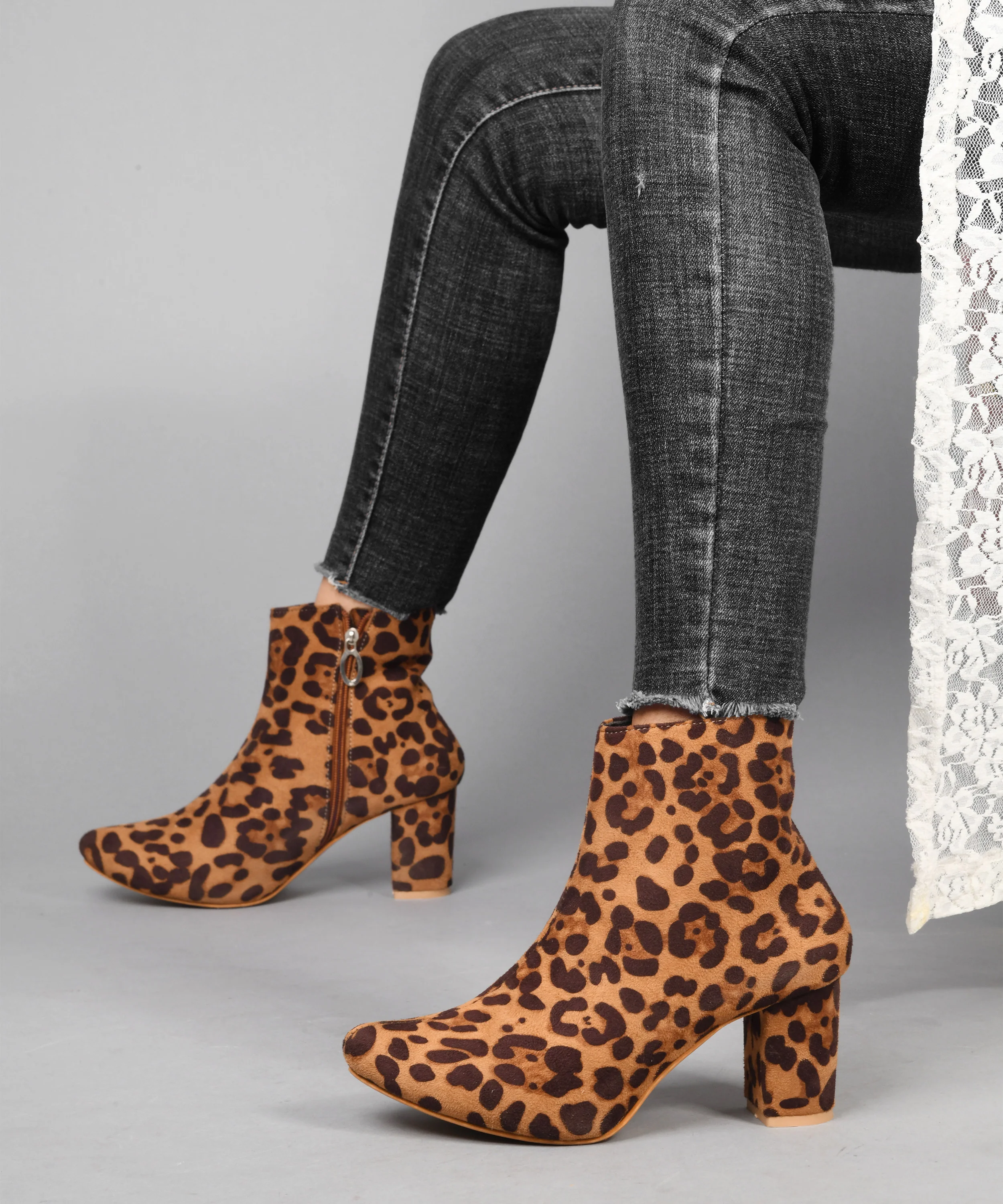 Leopard Print Ankle Boots with Side Zipper - Image 4