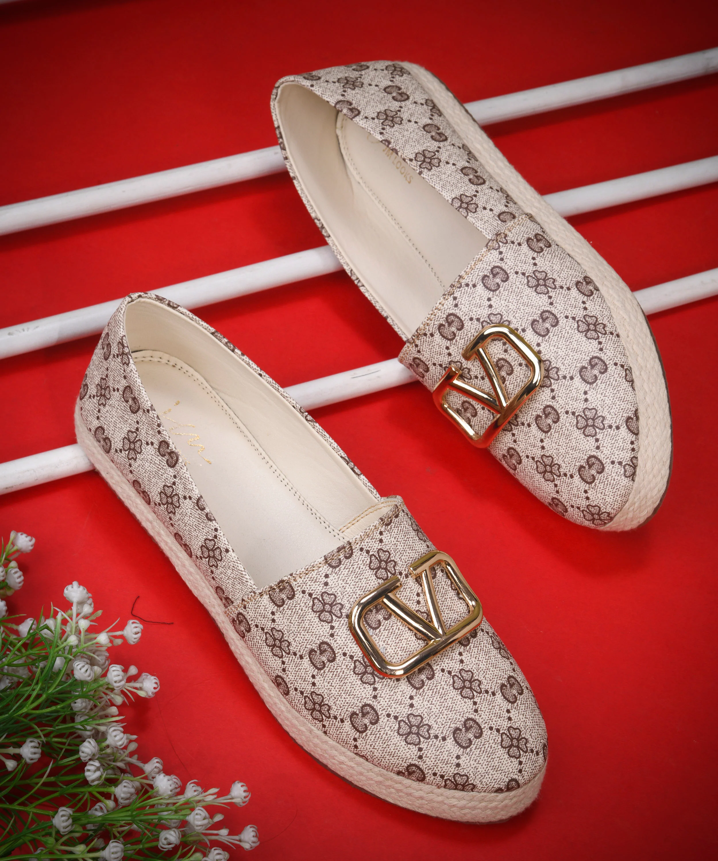 Lightweight Slip-On Shoes - Image 11